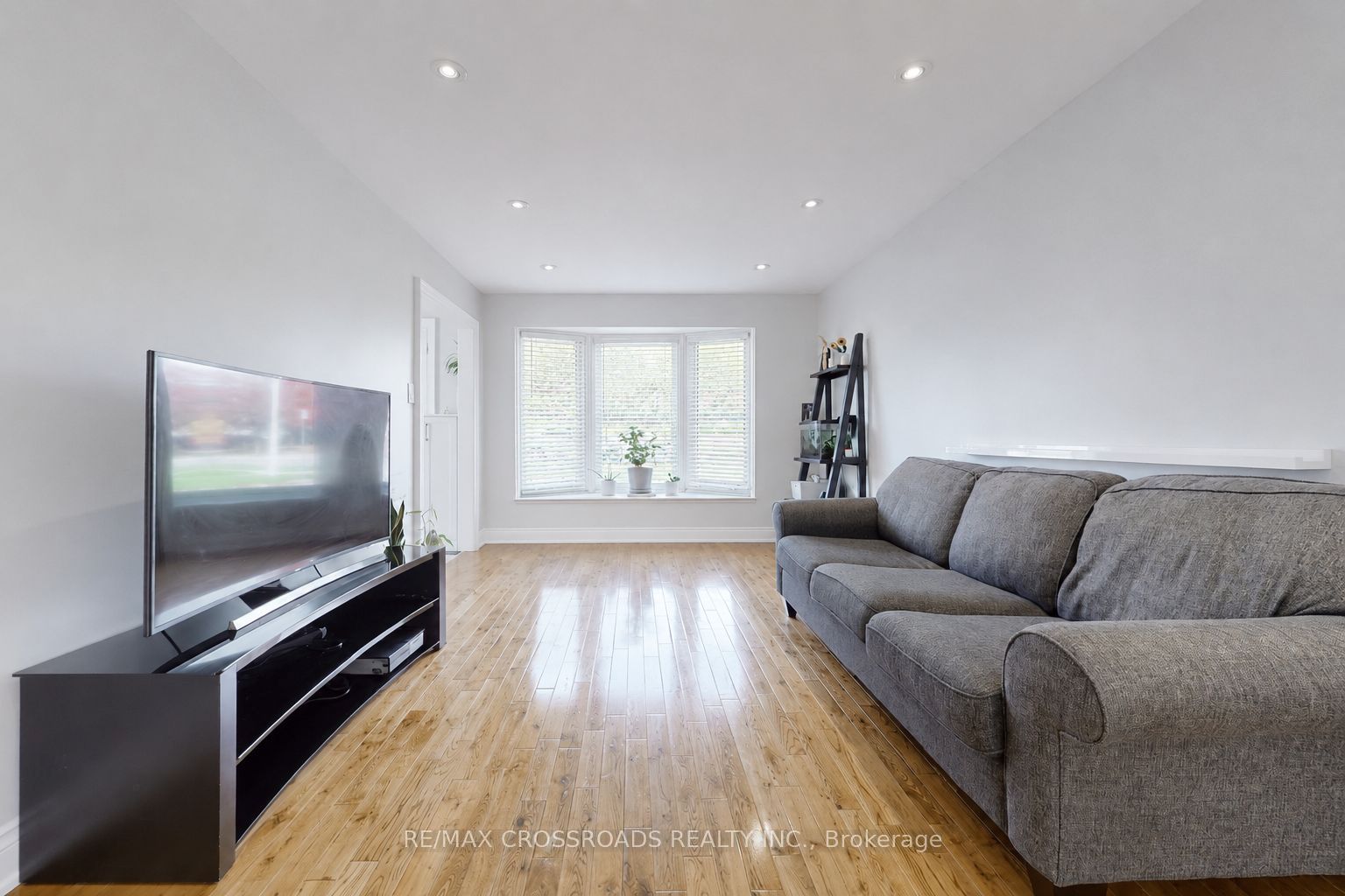 49 King Louis Crescent, Toronto, ON M1T 2X1 photo 4