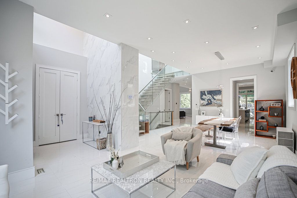 263 East Avenue, Toronto, ON M1C 2W2 photo 2
