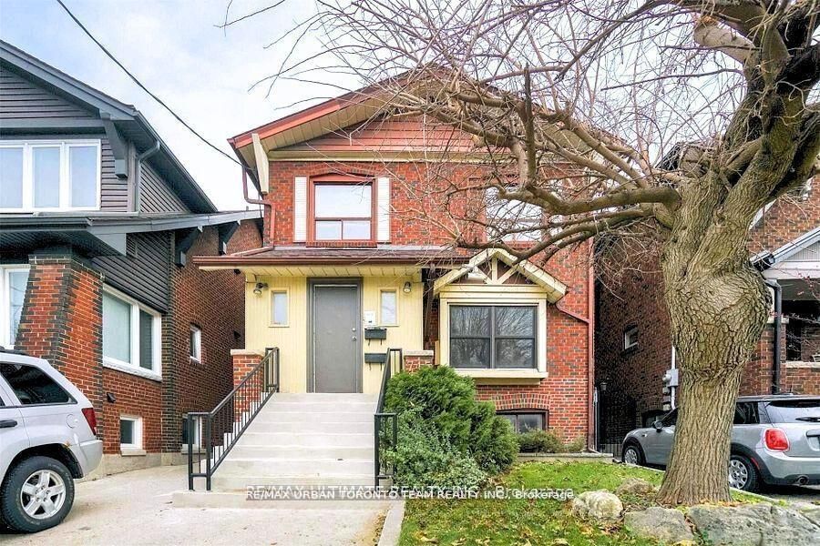 745 Coxwell Avenue Upper, Toronto, ON M4C 3C5
