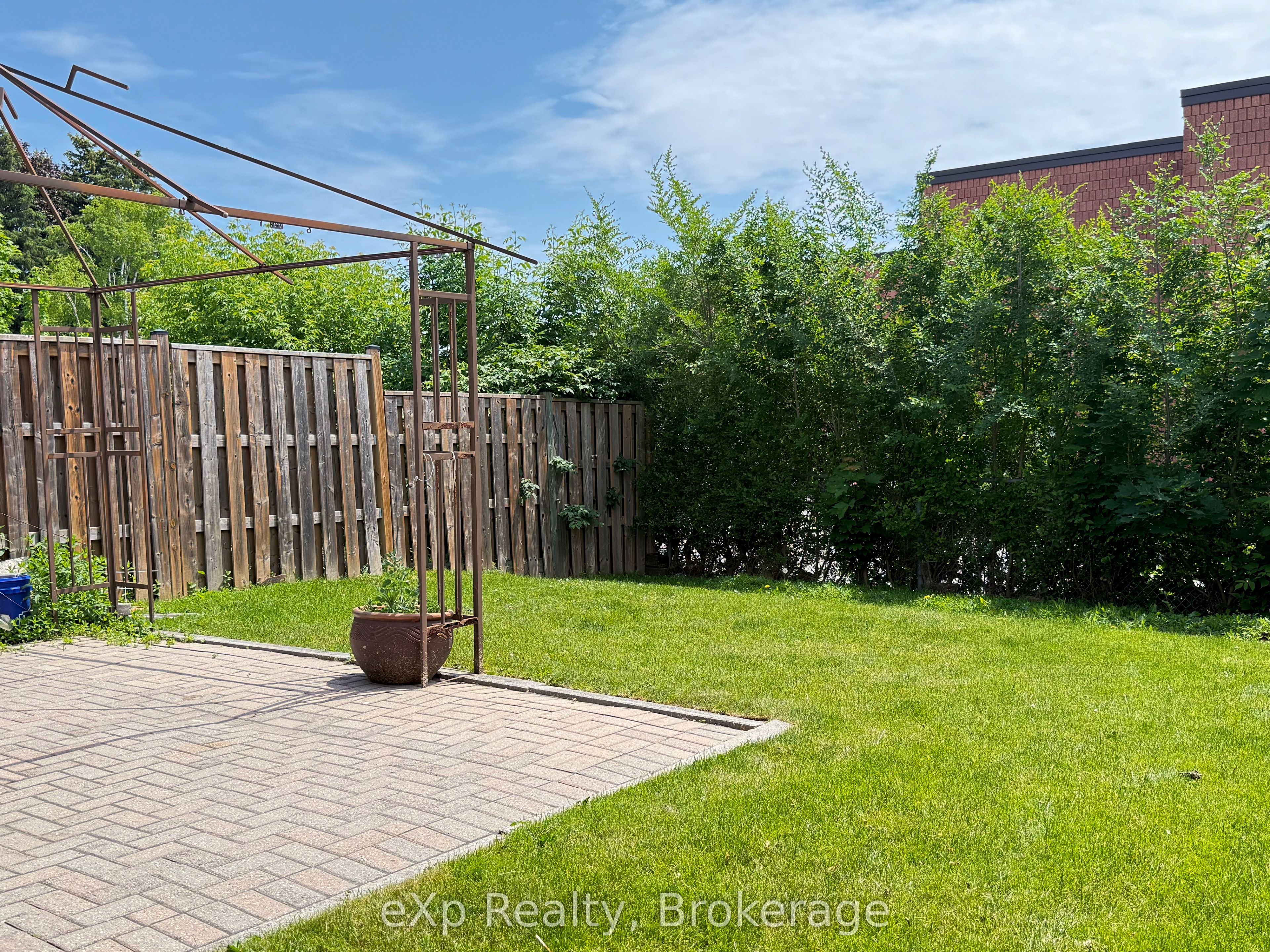 1882 Rosefield Road, Pickering, ON L1V 3H6 photo 4
