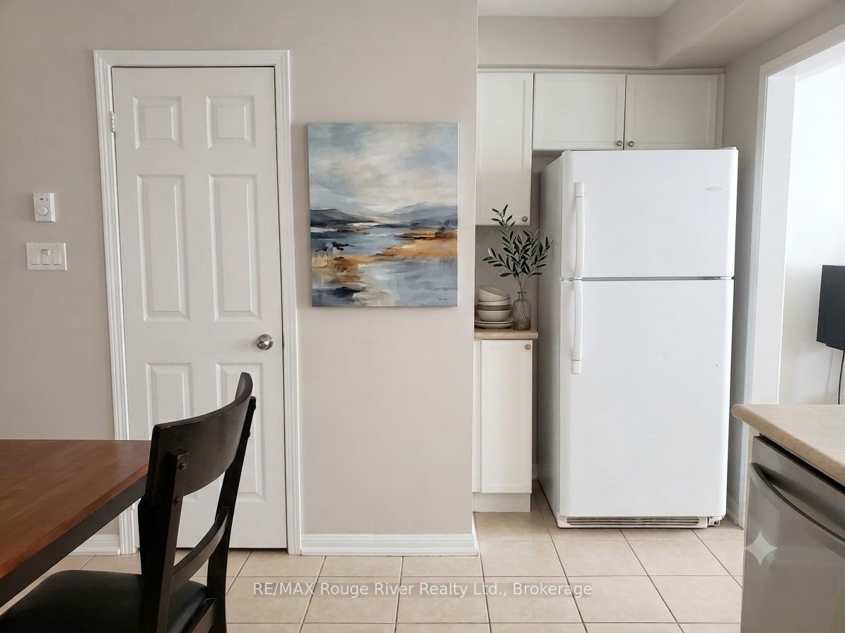 115 Kirkland Place, Whitby, ON L1P 1W9 photo 4