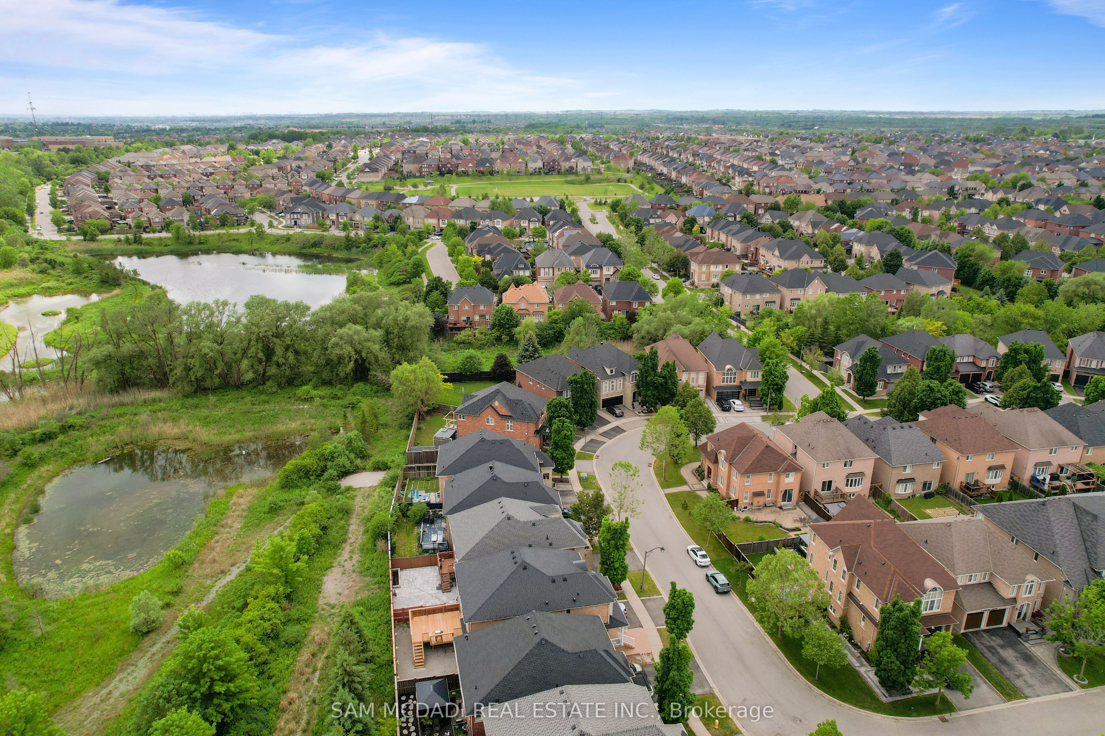 5 Whitbread Crescent, Ajax, ON L1Z 0E3