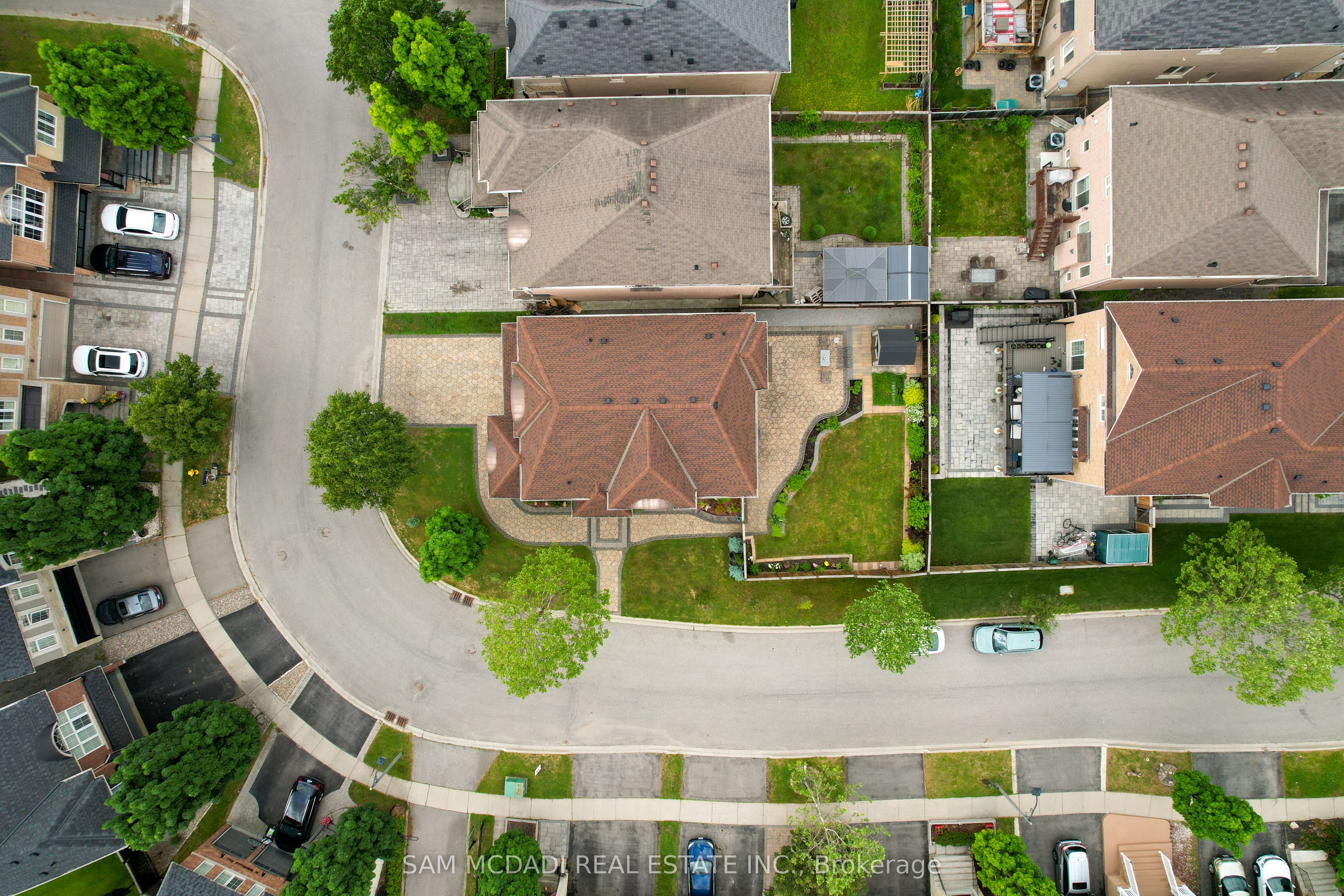 5 Whitbread Crescent, Ajax, ON L1Z 0E3 photo 2