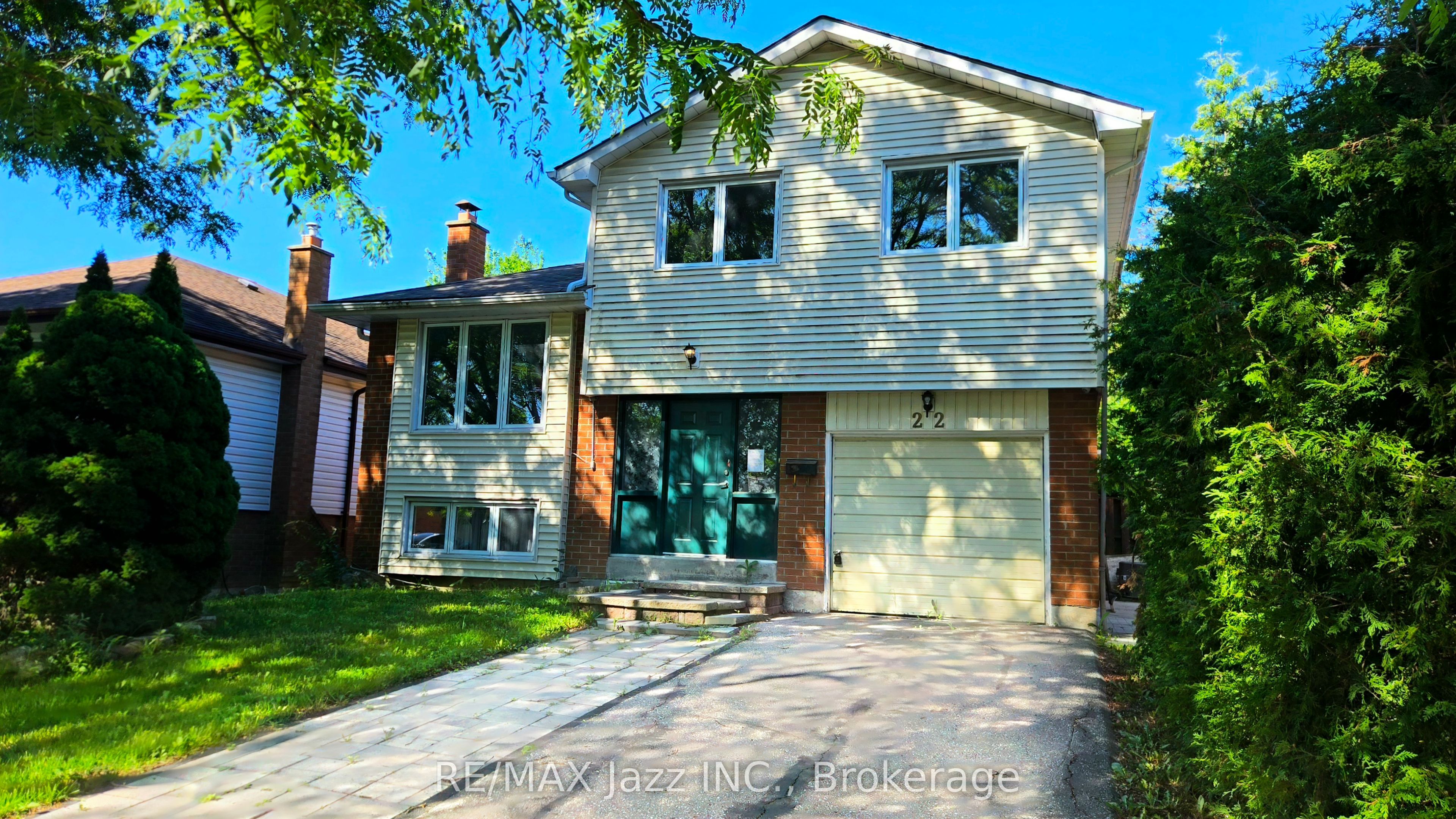 22 Renfield Crescent, Whitby, ON L1P 1B4 photo 2