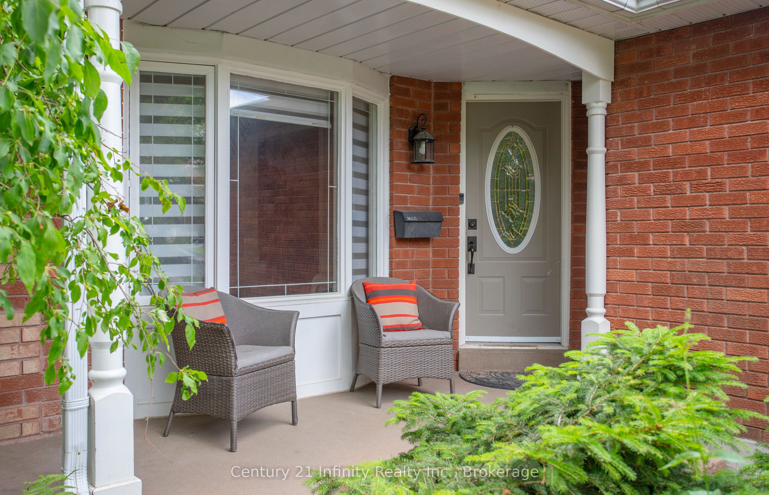 1144 Thimbleberry Circle, Oshawa, ON L1K 2H1 photo 2