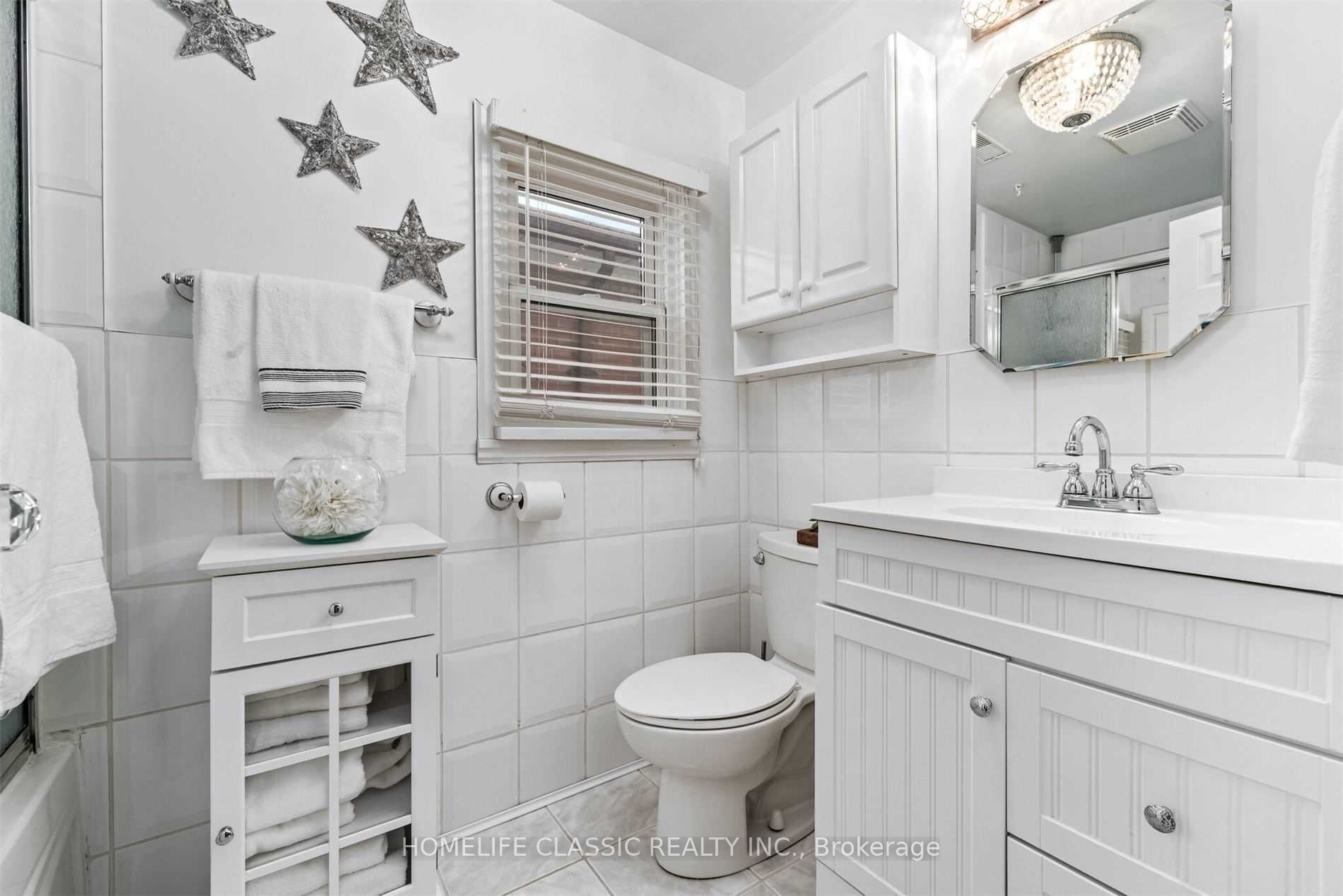 54 South Woodrow Boulevard, Toronto, ON M1N 3L6