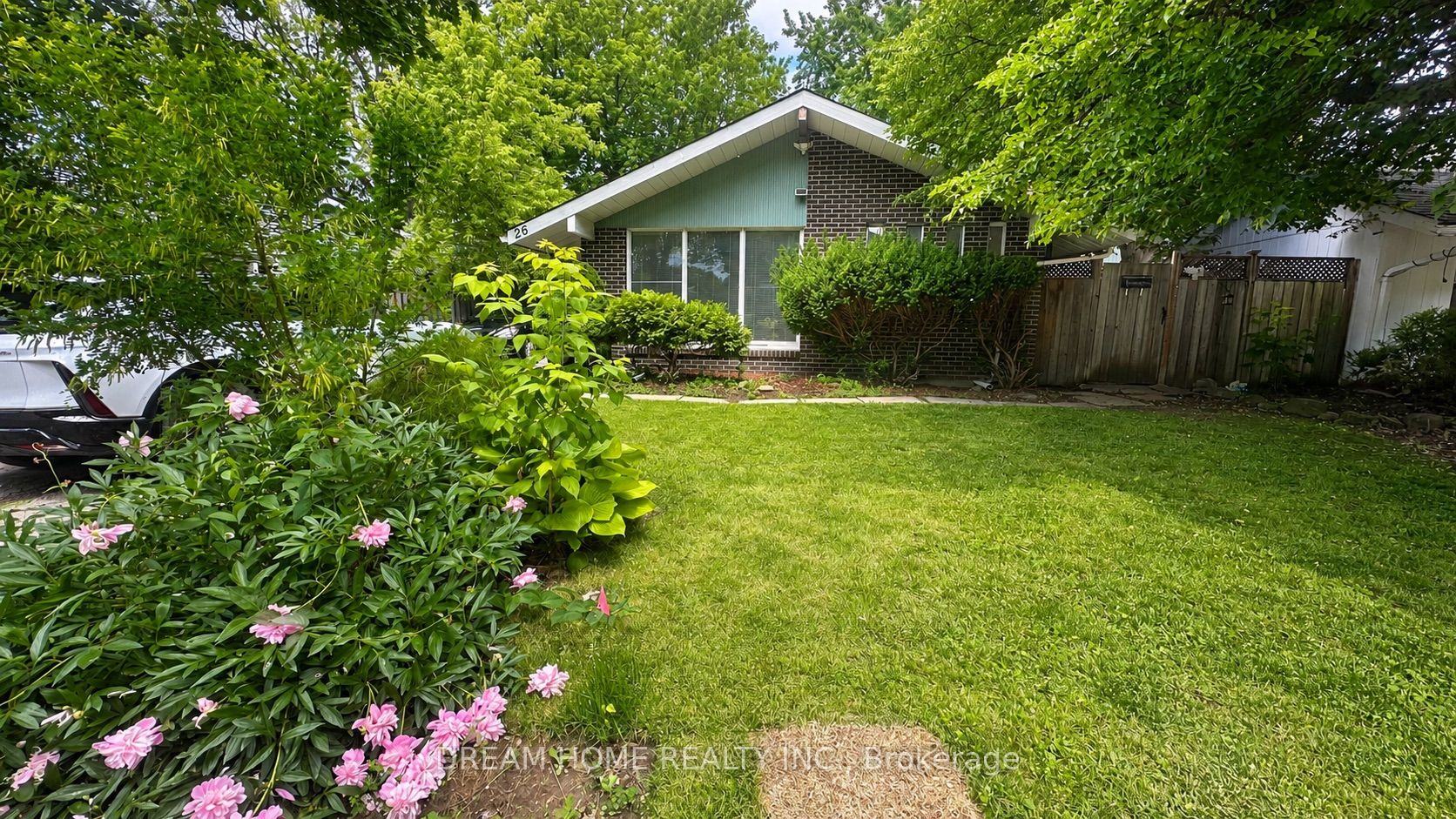26 Arlene Crescent Main Floor, Toronto, ON M1P 3L9