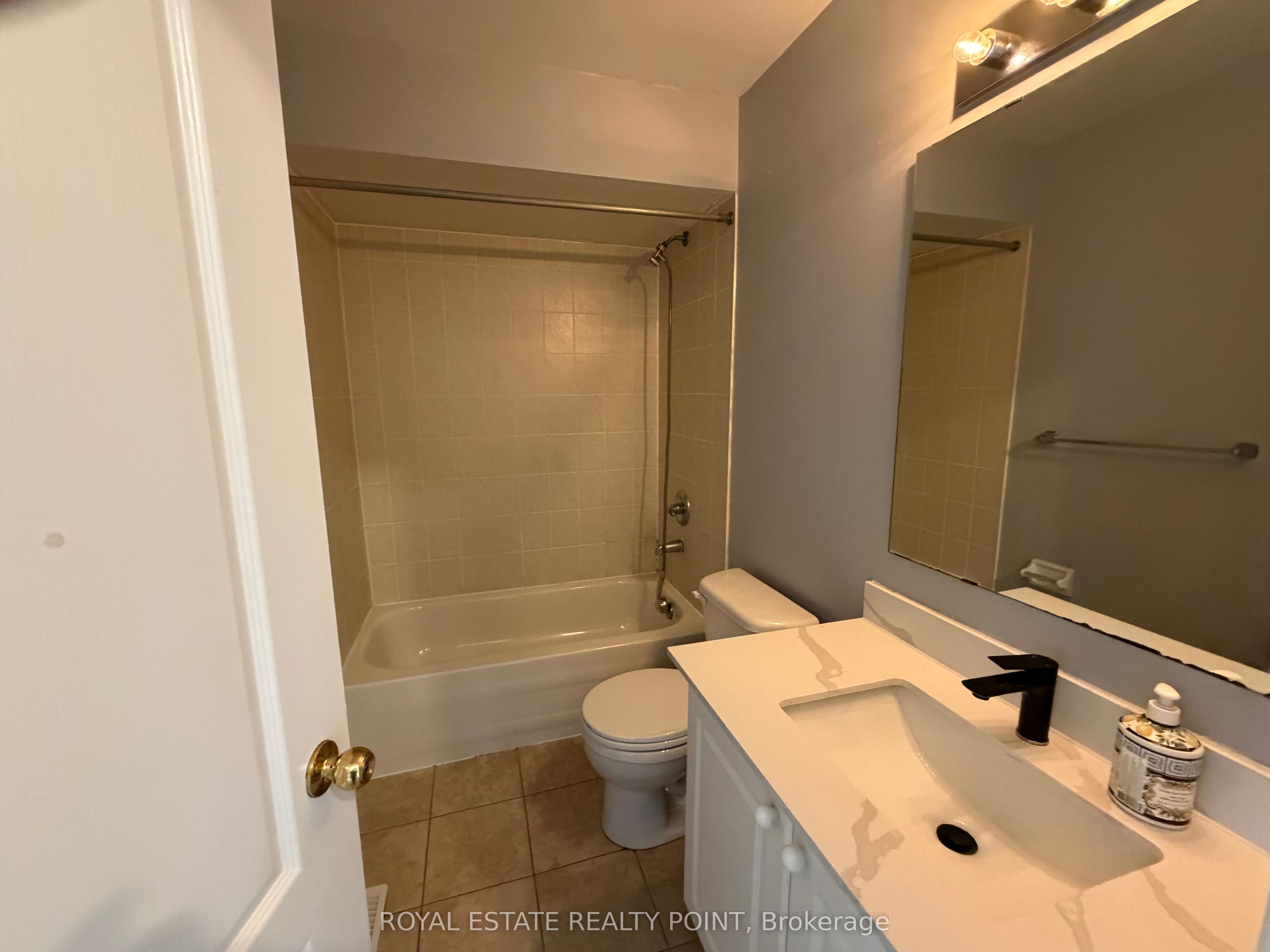10 Wilkie Lane 135, Ajax, ON L1S 7S6 photo 5