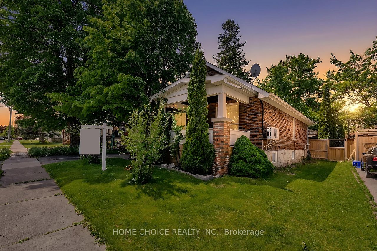 140 Gladstone Avenue, Oshawa, ON L1J 4E7