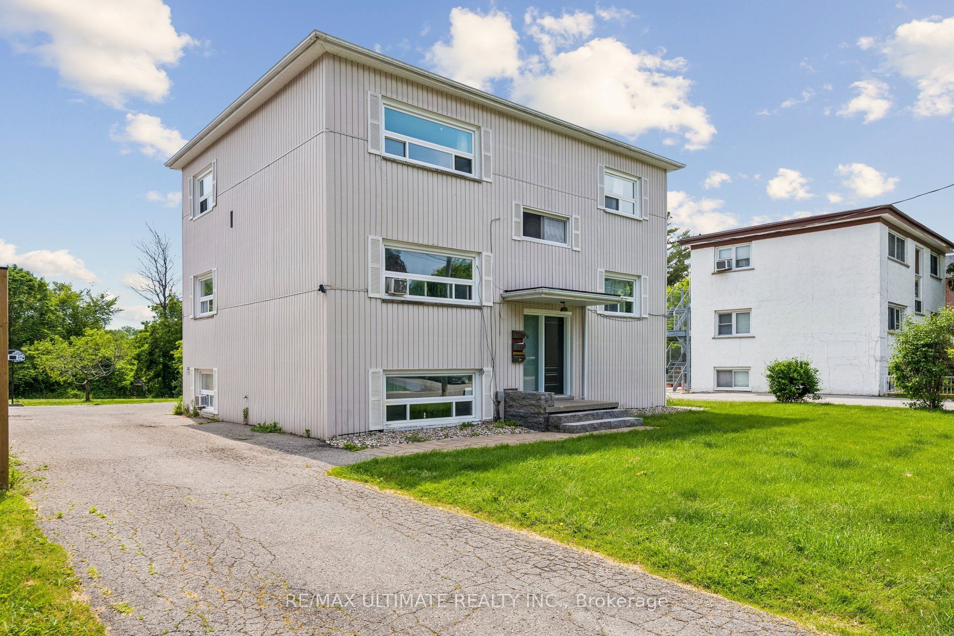 1056 Ravine Road, Oshawa, ON L1H 4C8 photo 3