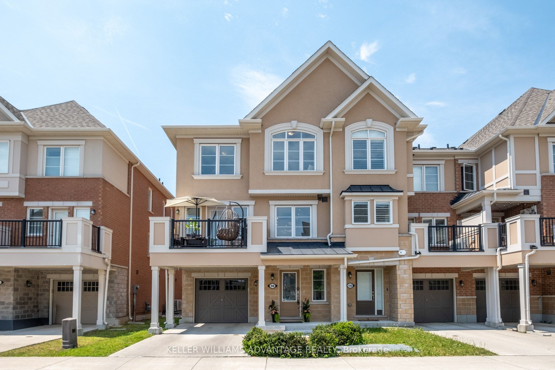 98 Howe Avenue, Toronto, ON M1L 0J4