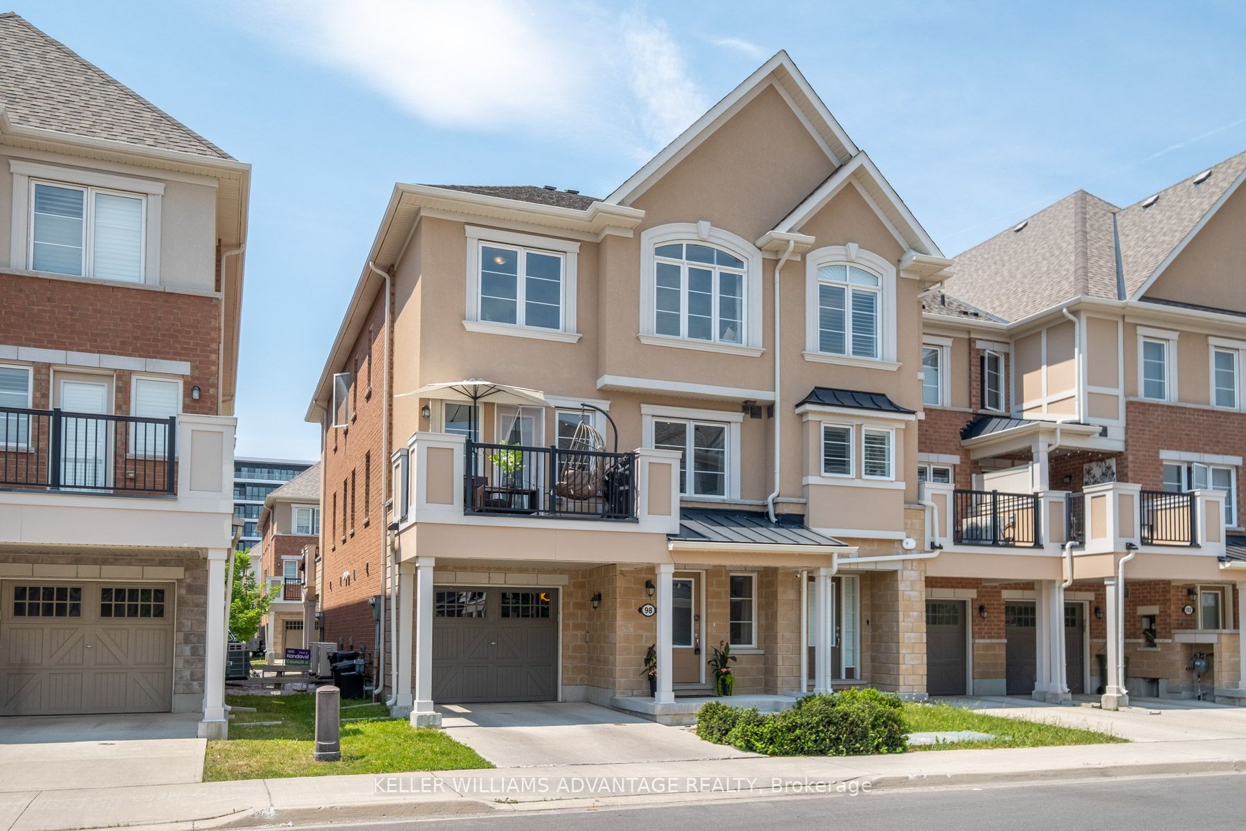 98 Howe Avenue, Toronto, ON M1L 0J4 photo 4