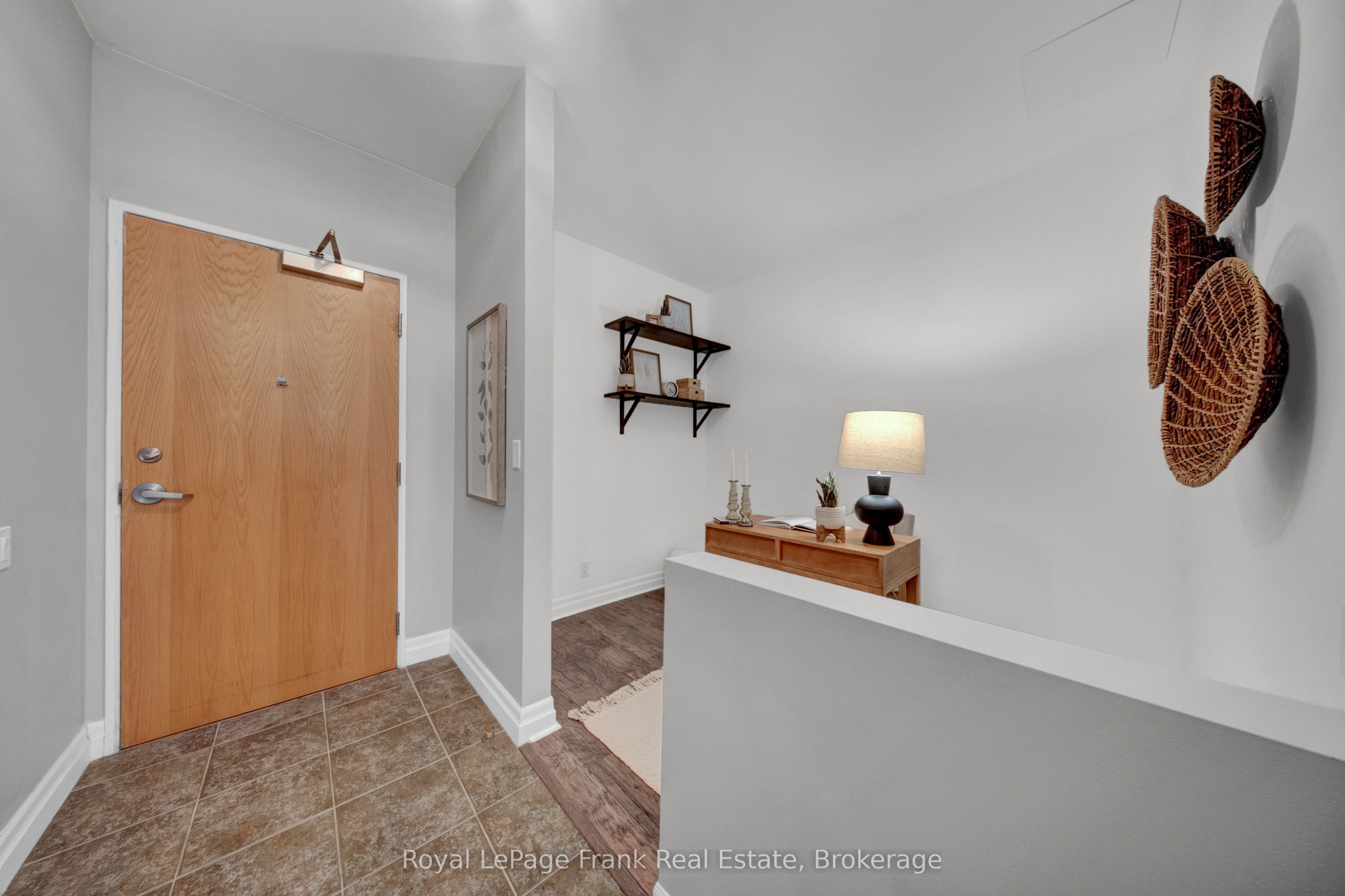 44 Bond Street W 306, Oshawa, ON L1G 6R2 photo 4