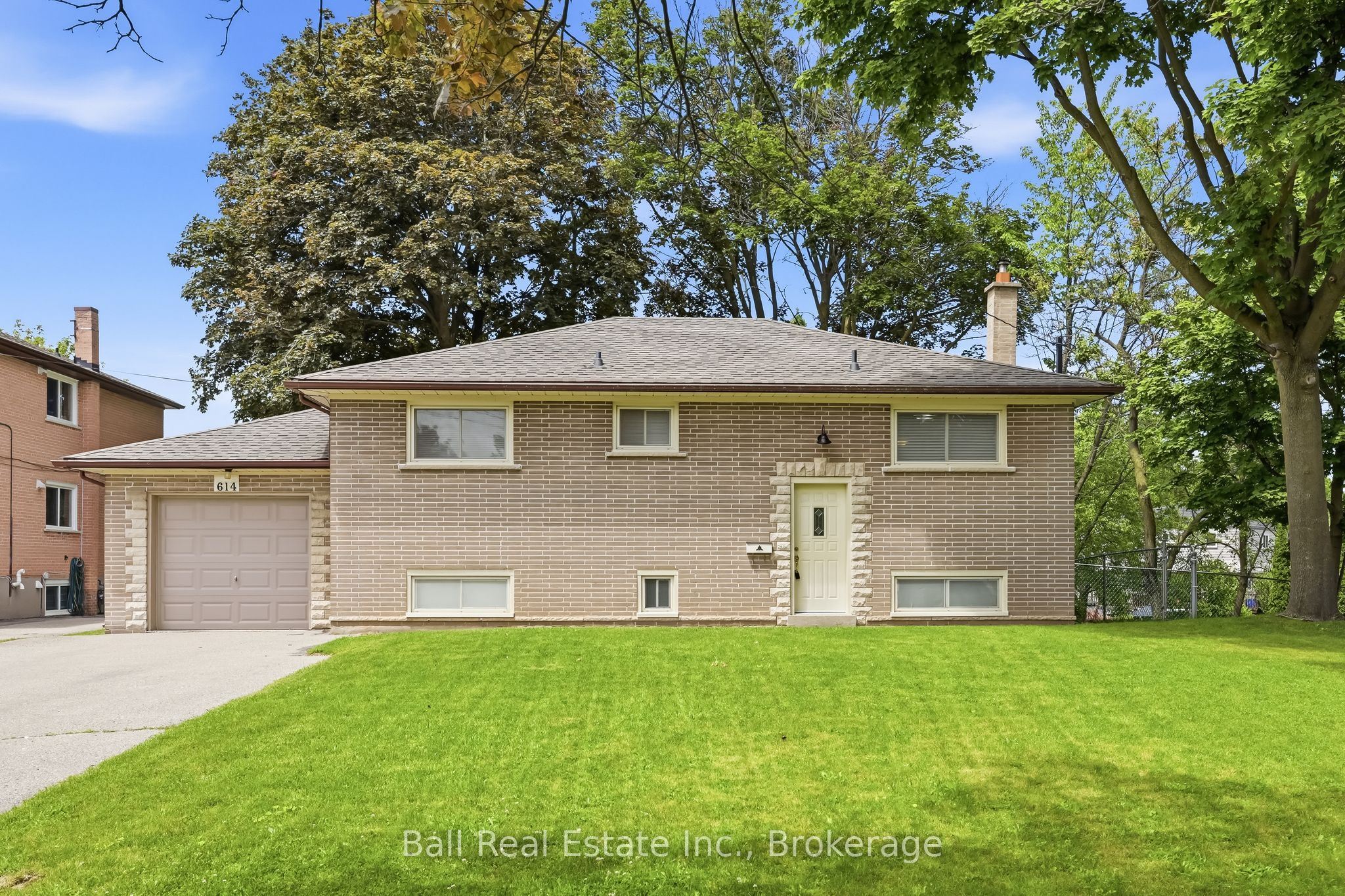 614 Lansdowne Drive, Oshawa, ON L1G 1W4 photo 2