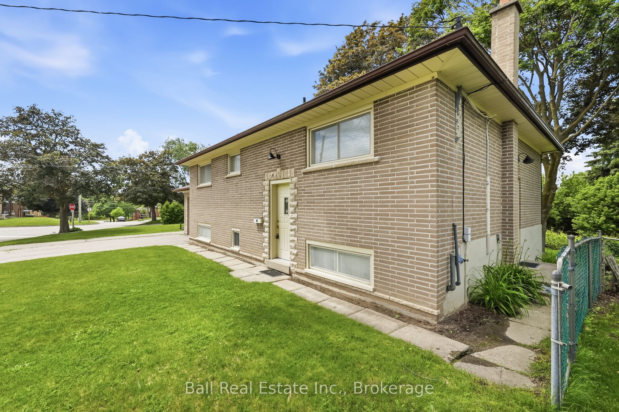 614 Lansdowne Drive, Oshawa, ON L1G 1W4 photo 4