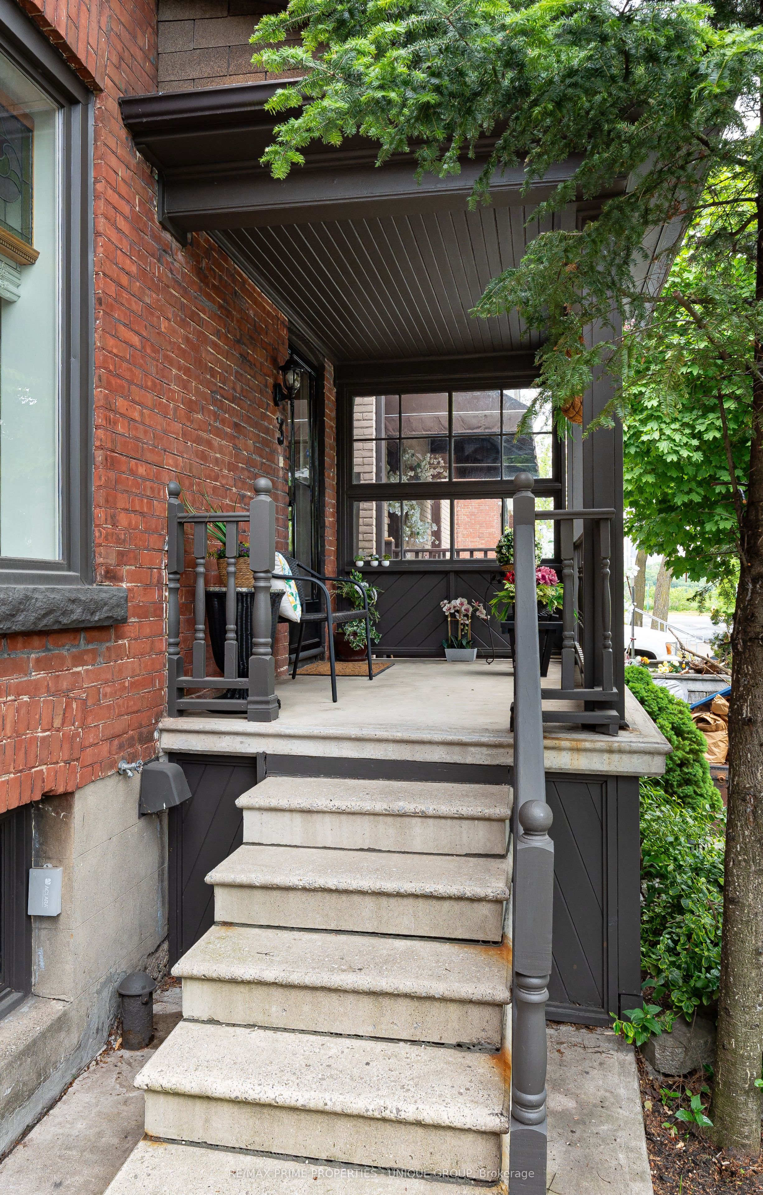 3 Sparkhall Avenue, Toronto, ON M4K 1G4 photo 2