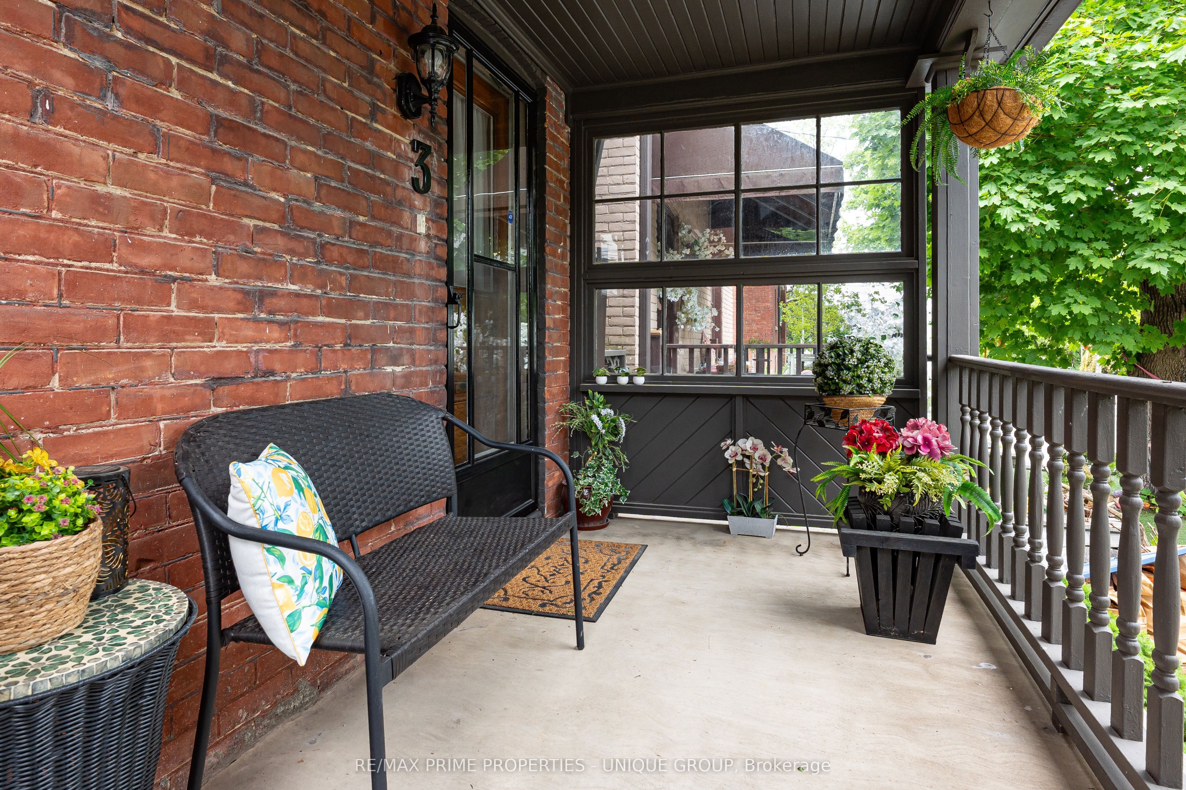 3 Sparkhall Avenue, Toronto, ON M4K 1G4 photo 3