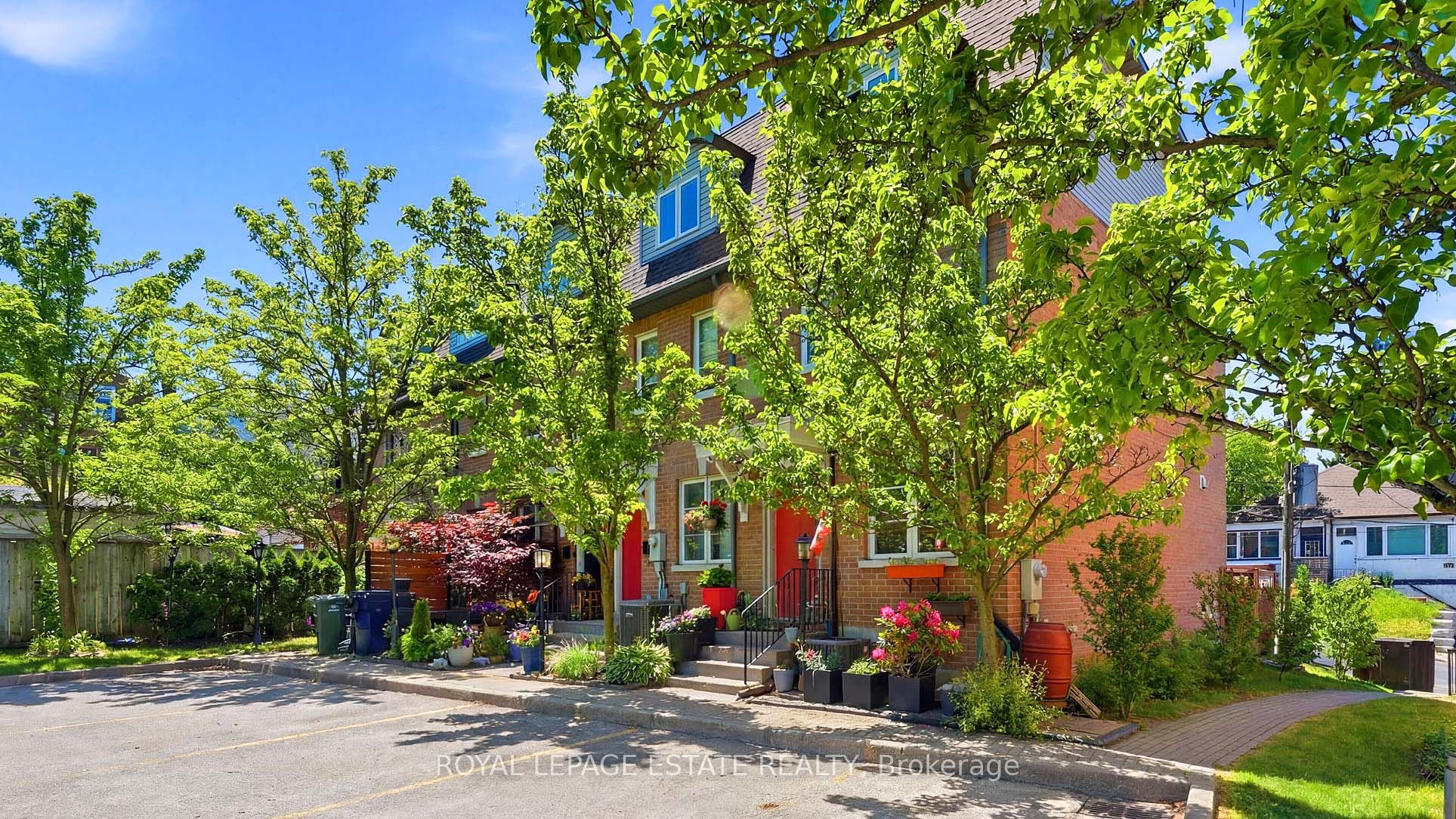 99 Goodwood Park Court 4, Toronto, ON M4C 5S9 photo 3