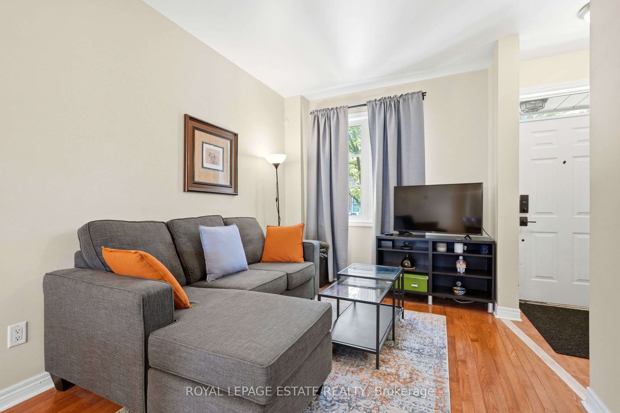 99 Goodwood Park Court 4, Toronto, ON M4C 5S9 photo 4