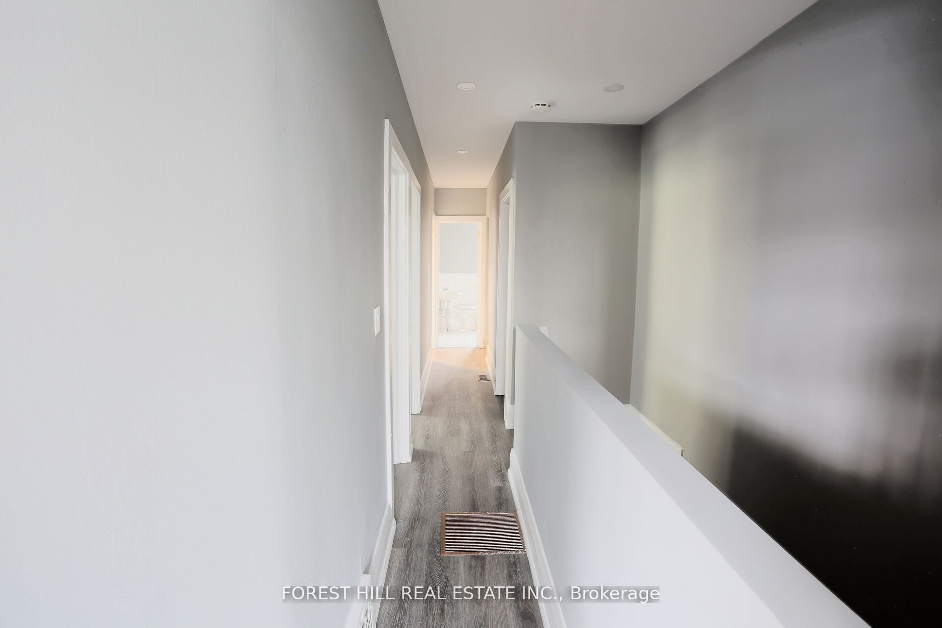 919 Kingston Road, Toronto, ON M4E 1S6 photo 5