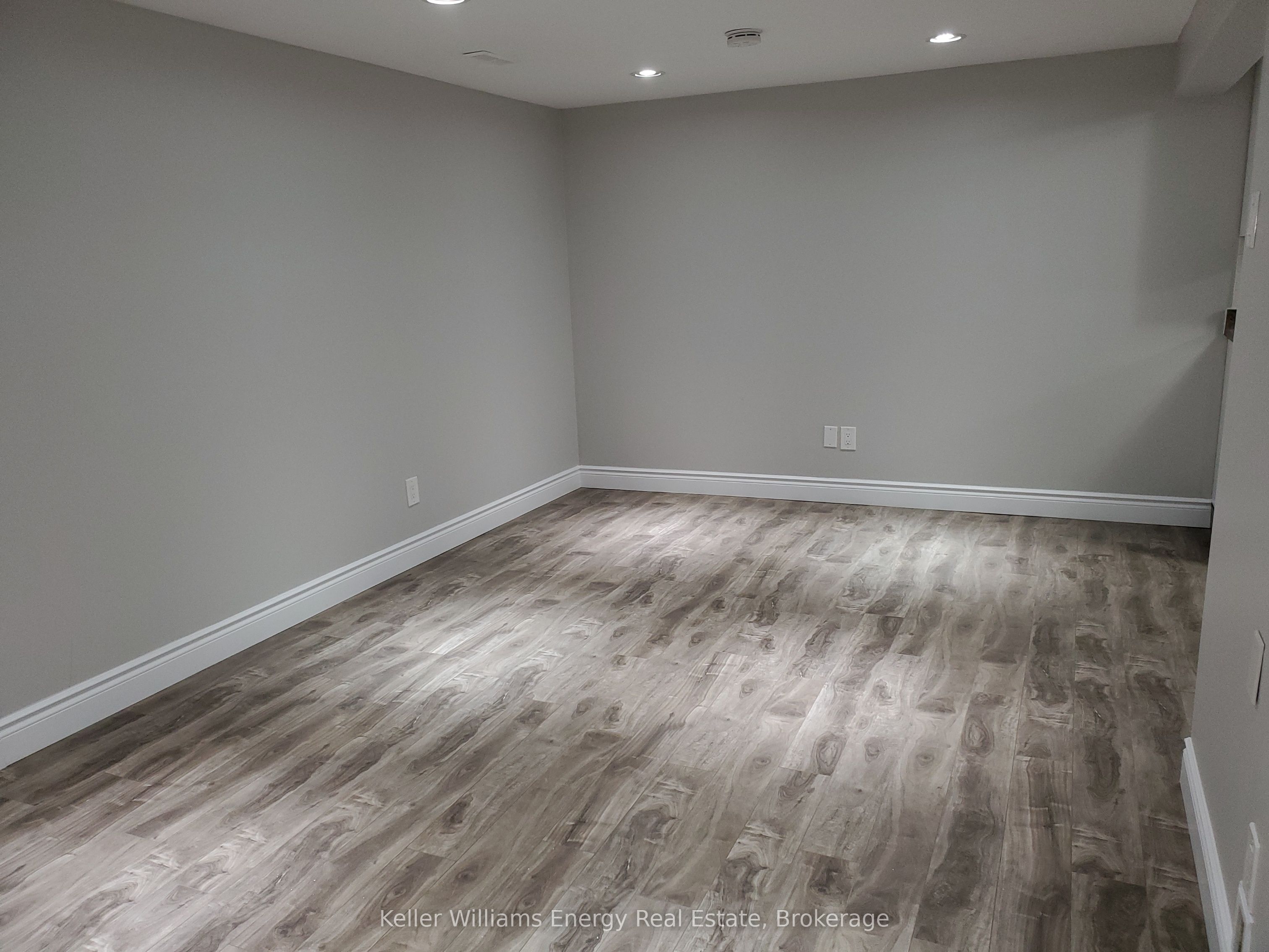 1137 Norman Crescent Lower, Oshawa, ON L1H 7W9