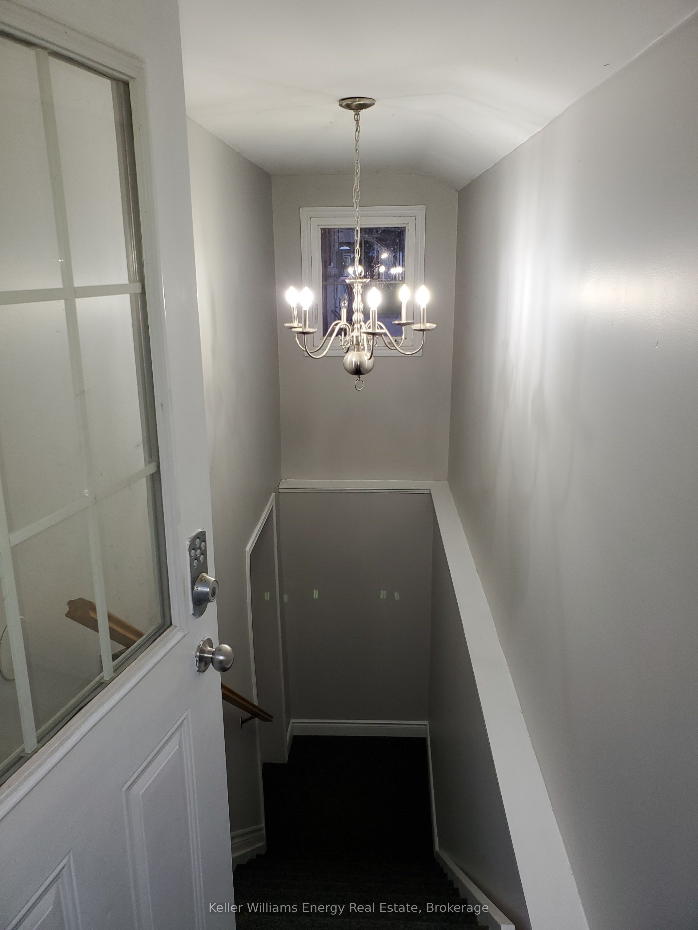 1137 Norman Crescent Lower, Oshawa, ON L1H 7W9 photo 4