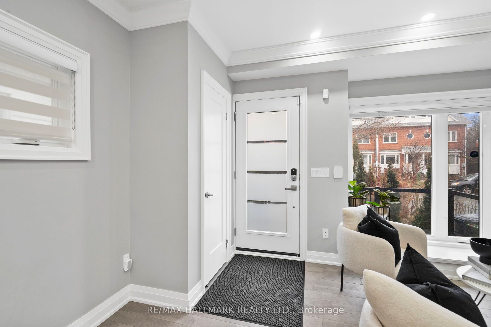 394 Main Street, Toronto, ON M4C 4X8 photo 3