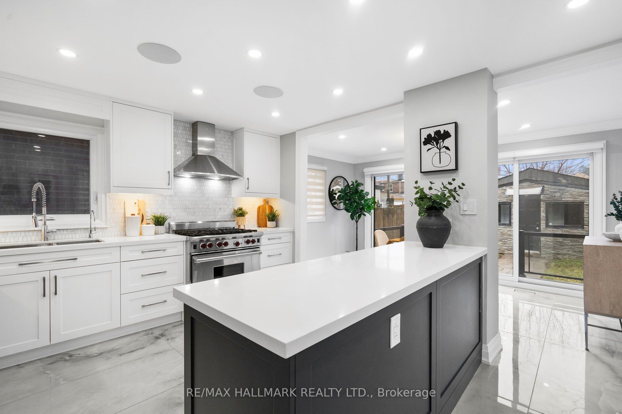 394 Main Street, Toronto, ON M4C 4X8 photo 5