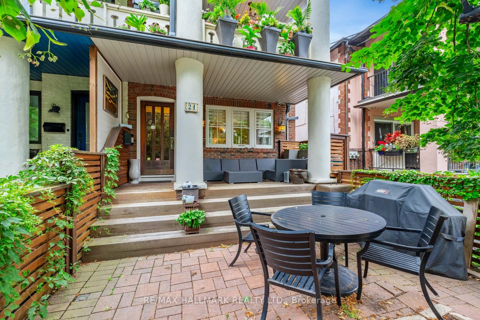 24 Hammersmith Avenue Main, Toronto, ON M4E 2W4
