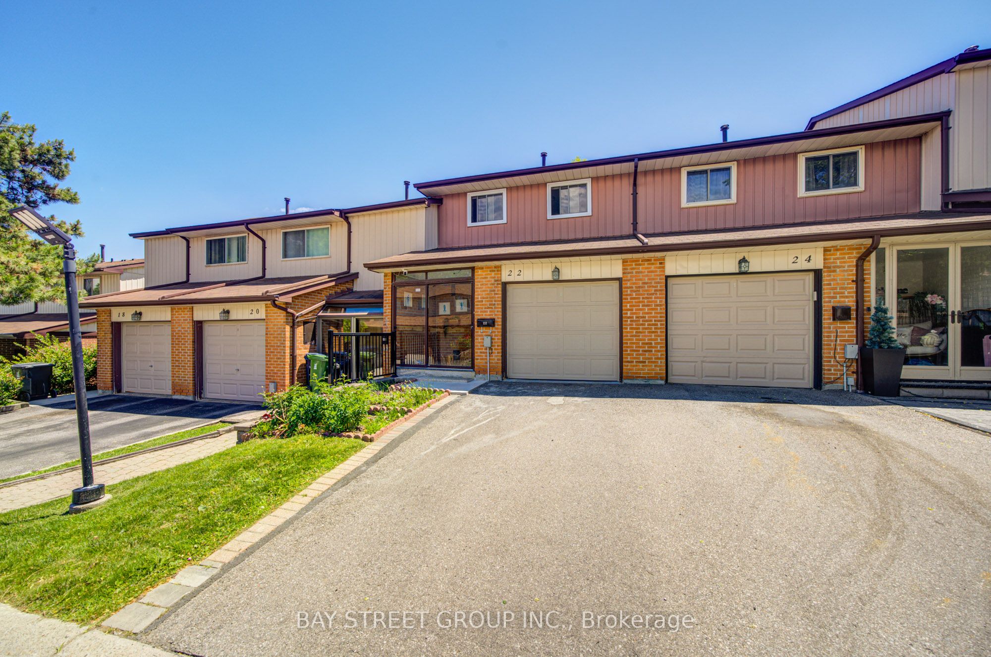 30 Dundalk Drive 22, Toronto, ON M1P 4W1