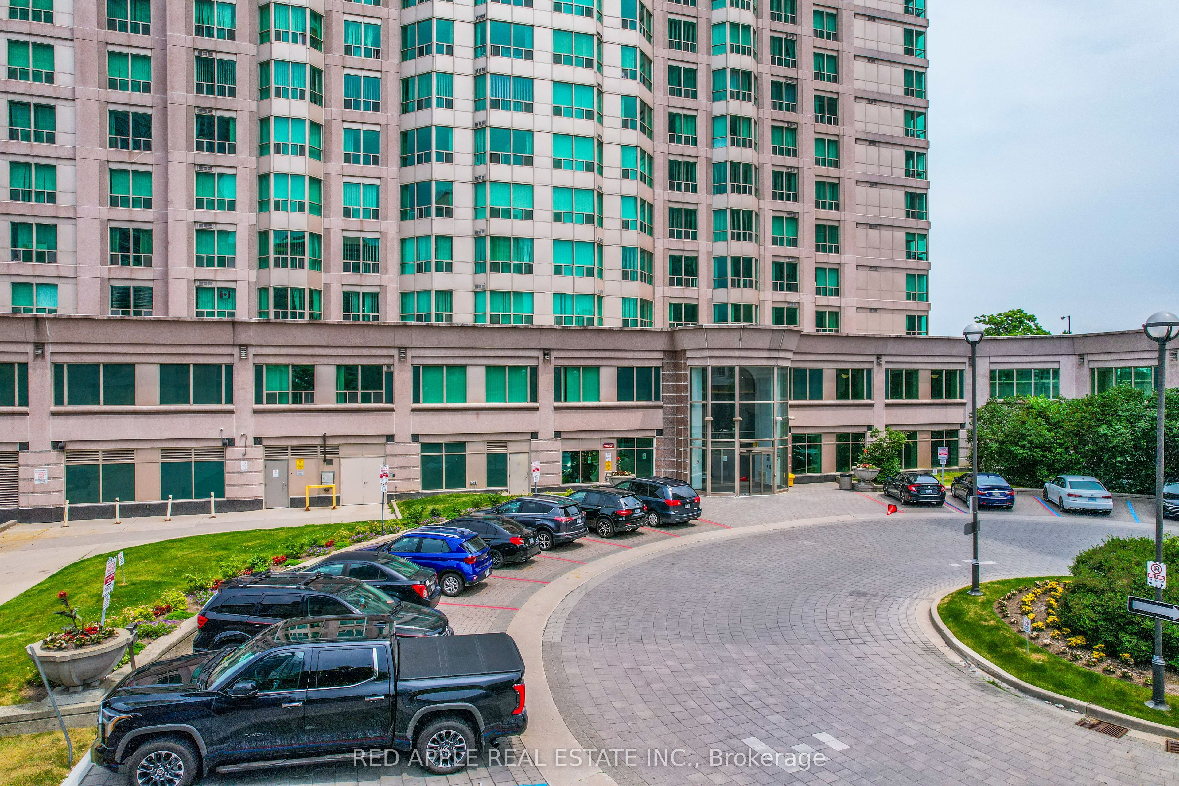 11 Lee Centre Drive 707, Toronto, ON M1H 3J5