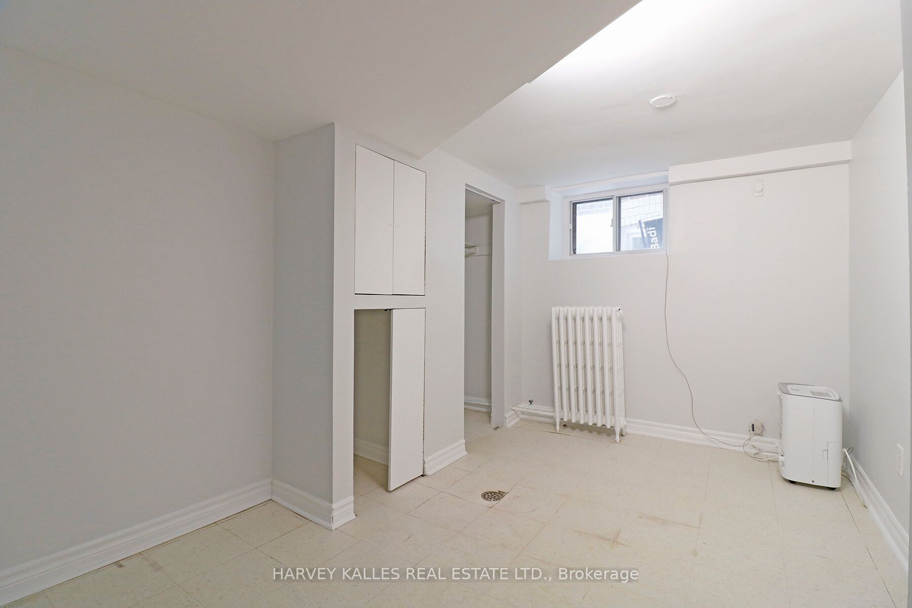 156 Gillard Avenue Basement, Toronto, ON M4J 4N6 photo 3