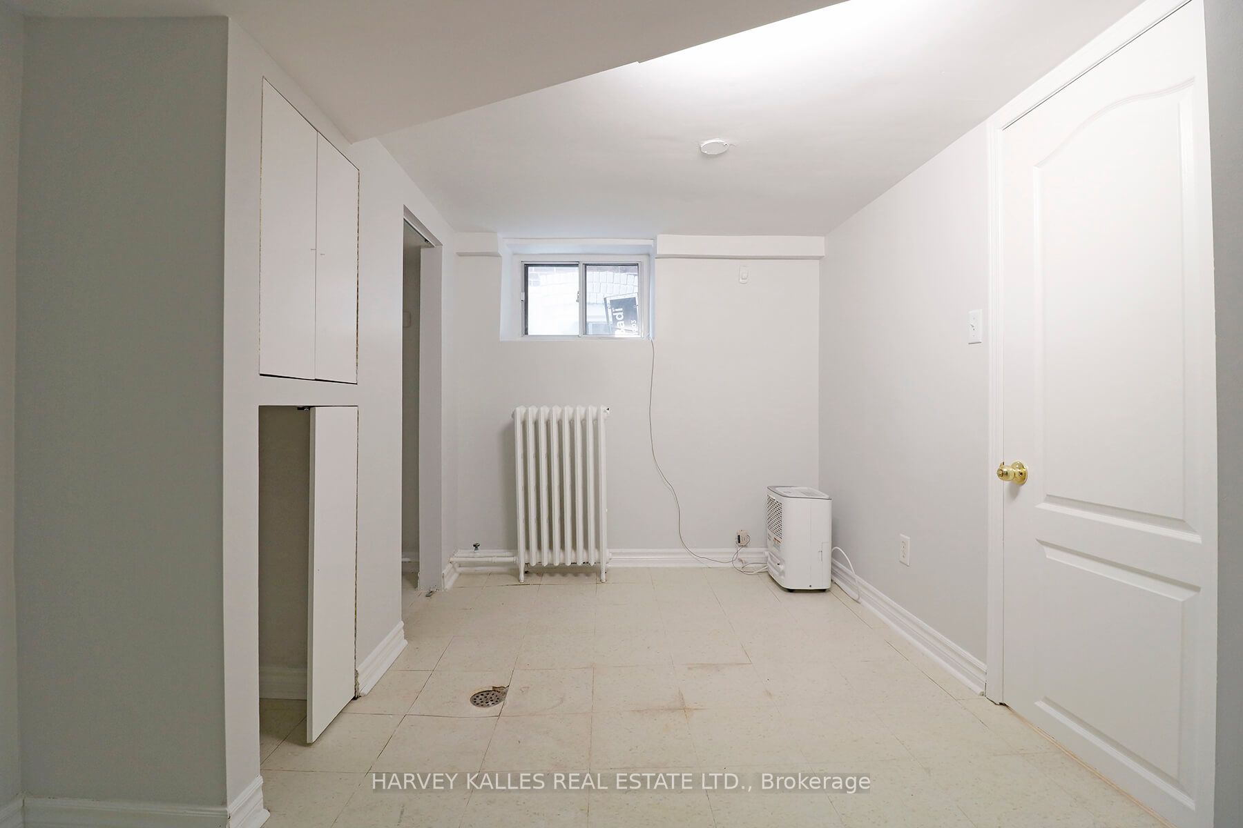 156 Gillard Avenue Basement, Toronto, ON M4J 4N6 photo 4