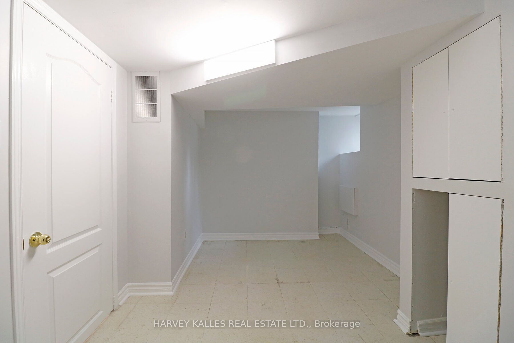 156 Gillard Avenue Basement, Toronto, ON M4J 4N6 photo 5