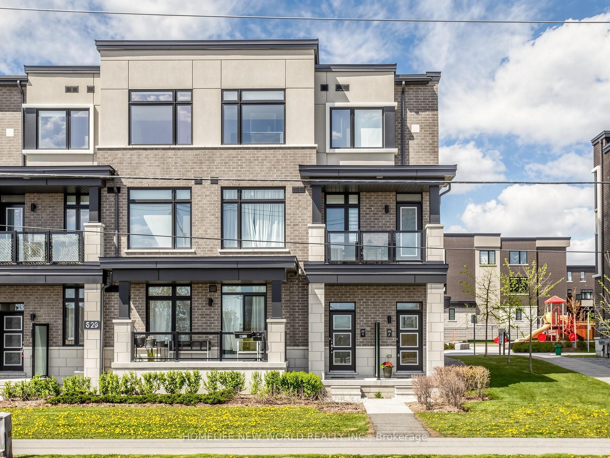 2550 Castlegate Crossing 218, Pickering, ON L1X 0H6