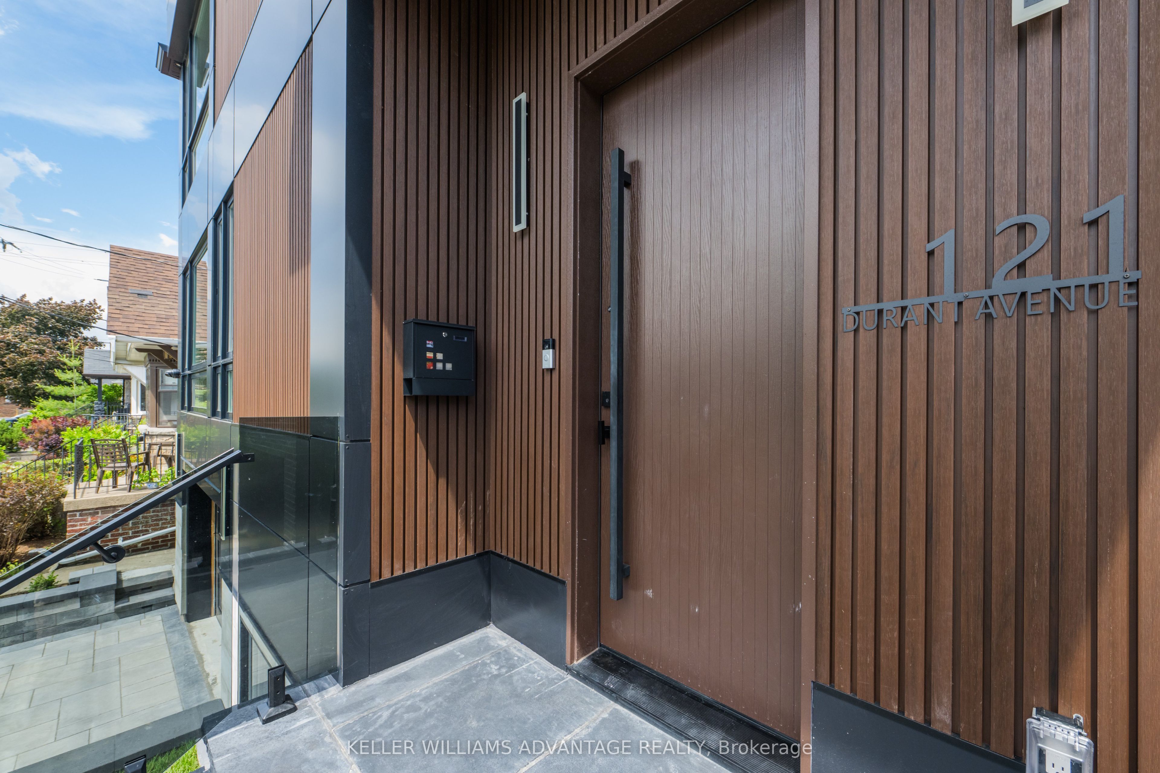 121 Durant Avenue, Toronto, ON M4J 4W3 photo 4