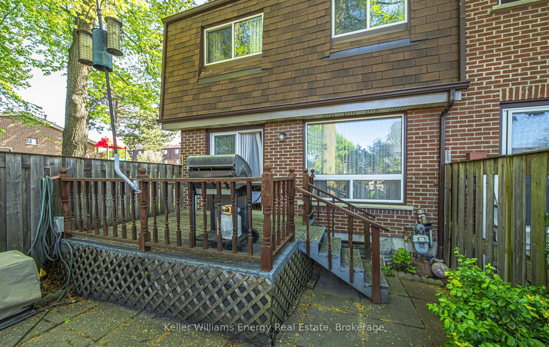 5 Michael Boulevard 18, Whitby, ON L1N 5P4 photo 5