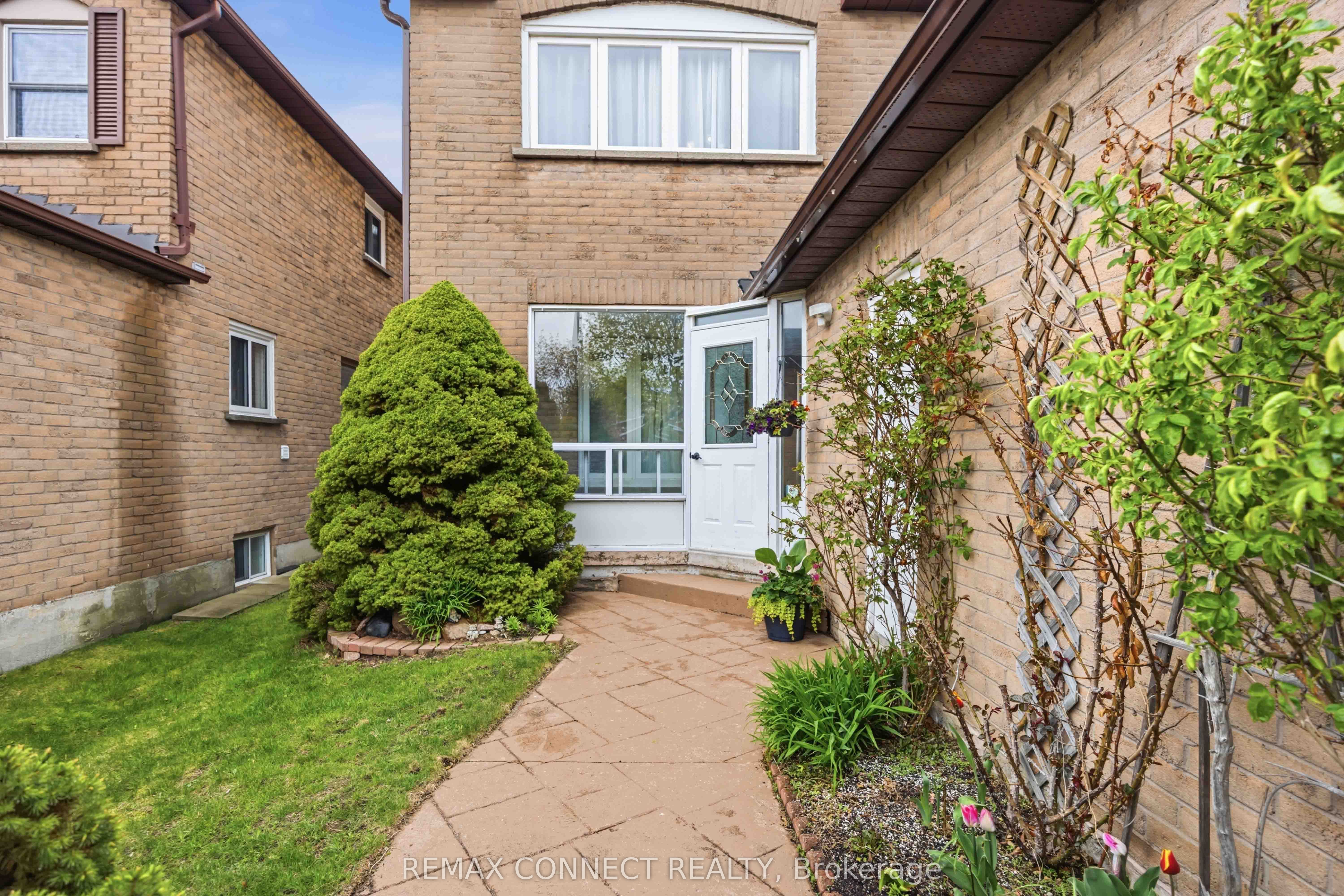 1706 Woodside Lane, Pickering, ON L1V 4W3 photo 2