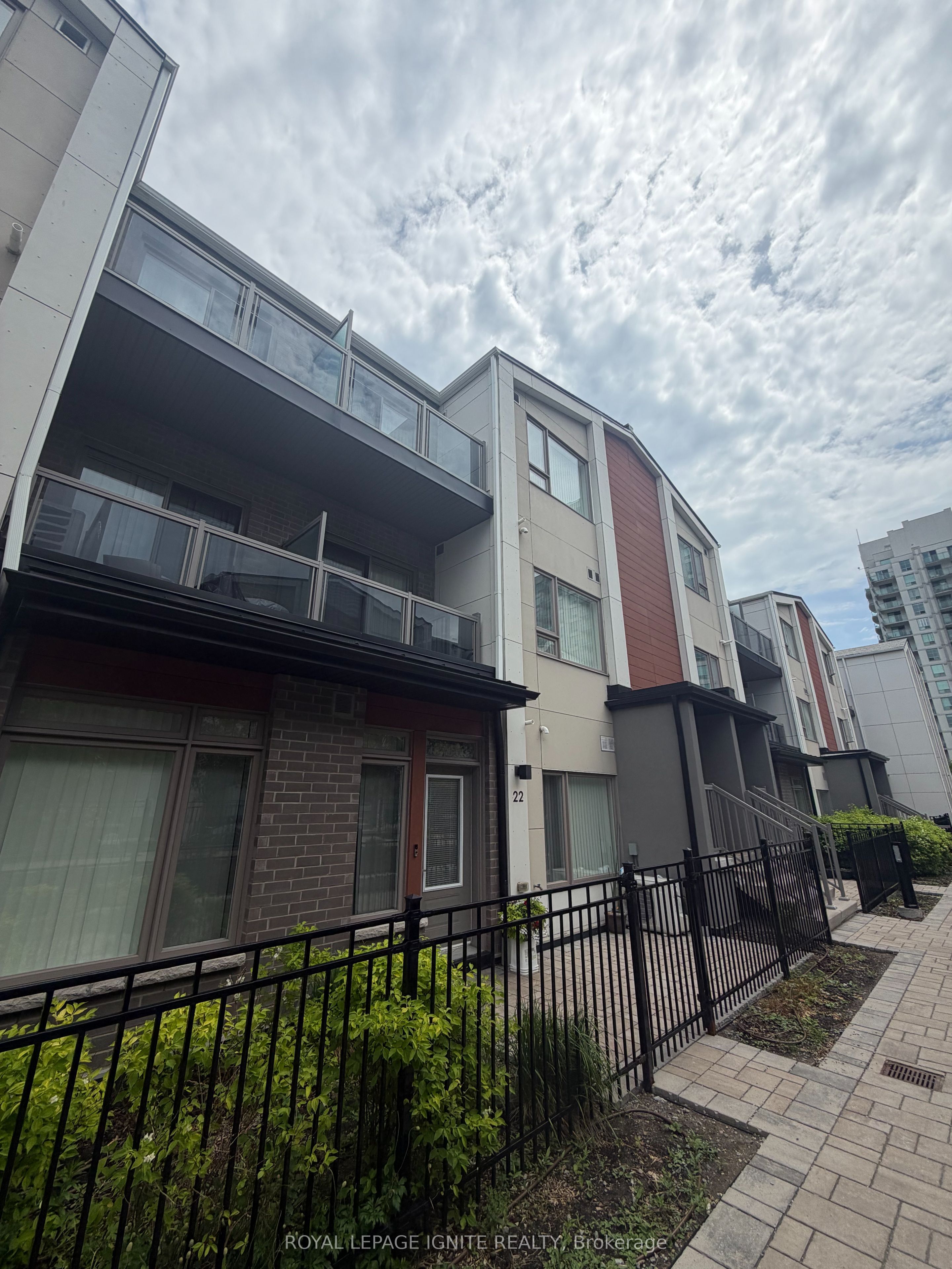 50 Orchid Place Drive 22, Toronto, ON M1B 0C4