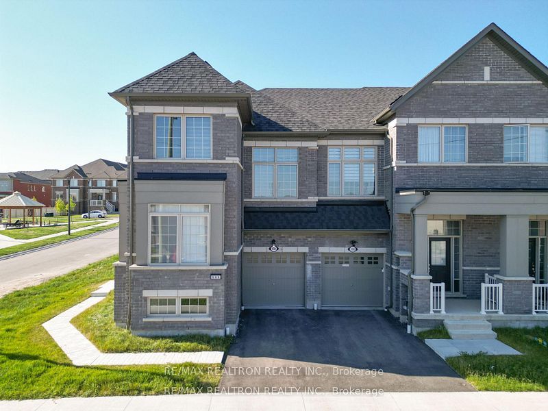 988 Grosbeak Trail, Pickering, ON L1X 0P6 photo 3