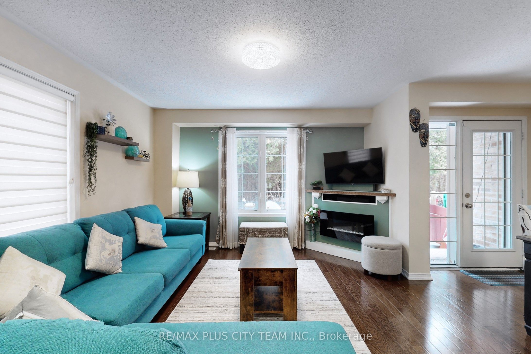 16 Edison Way, Whitby, ON L1R 0M3 photo 4