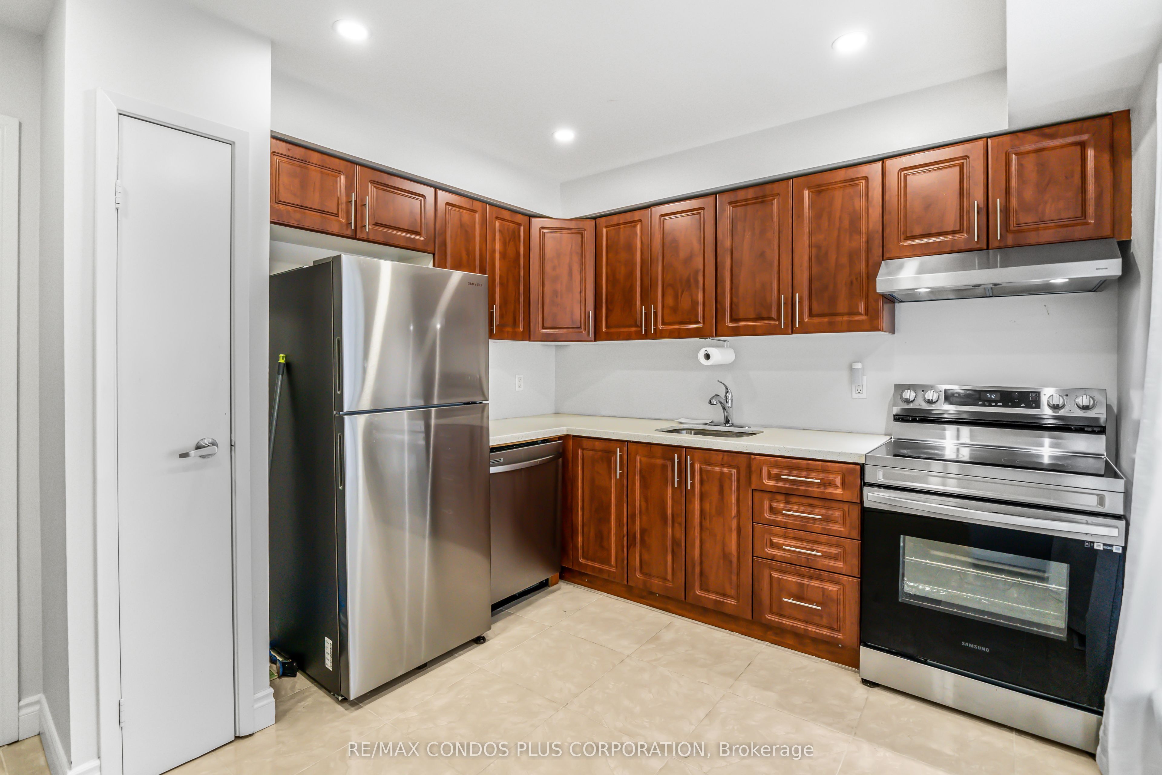 222 Pearson Street 39, Oshawa, ON L1G 7C6 photo 5