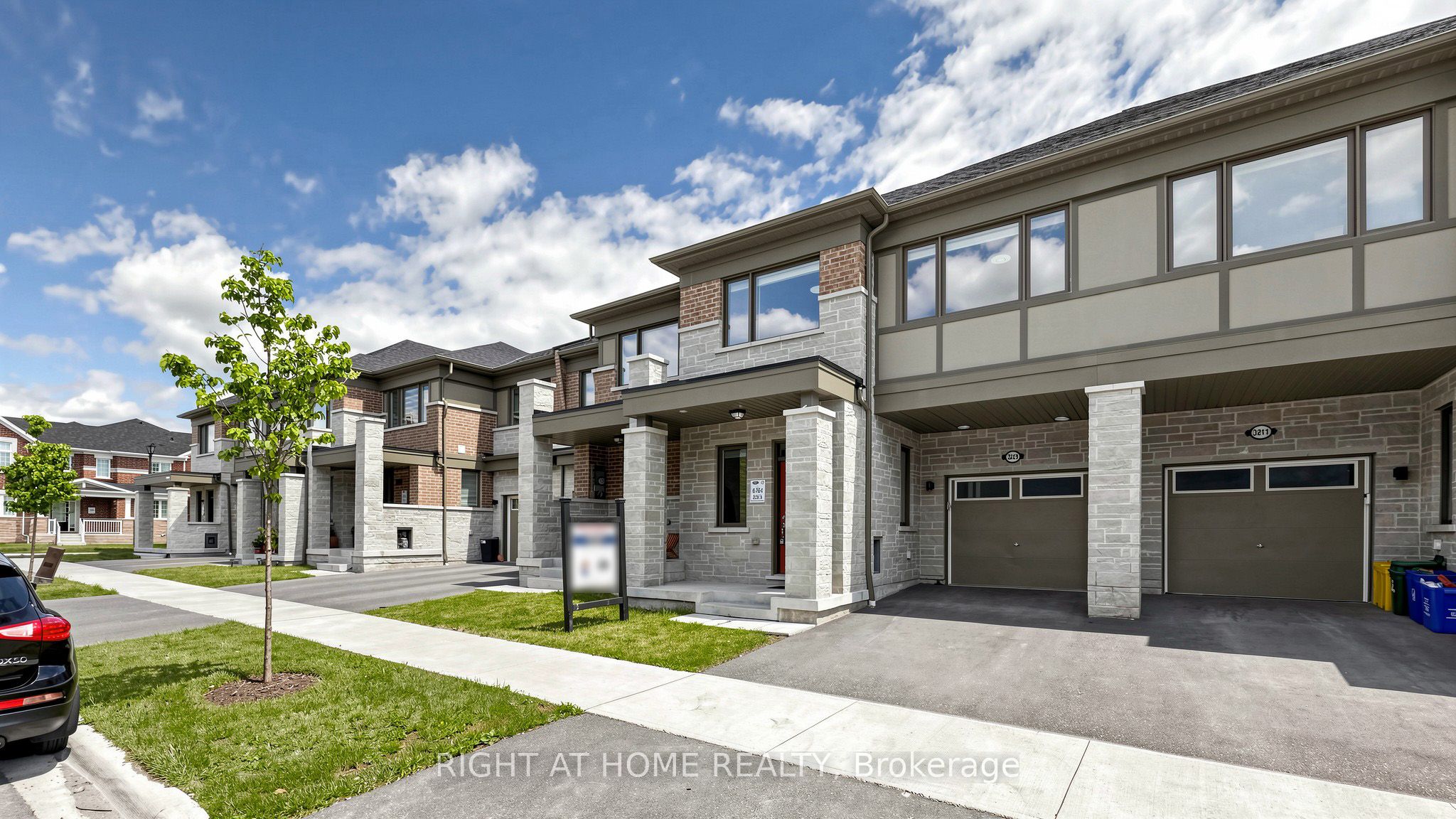 3209 Chimney Swift Crescent, Pickering, ON L1X 0N4 photo 3