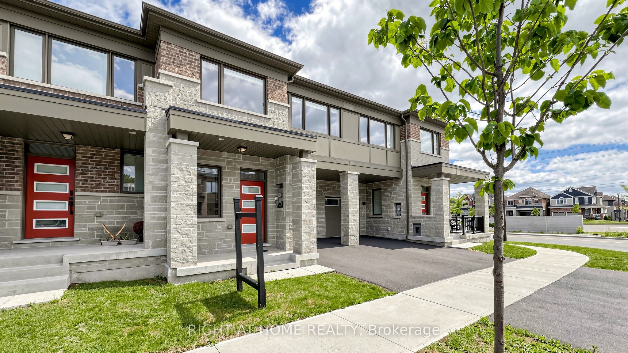 3209 Chimney Swift Crescent, Pickering, ON L1X 0N4 photo 4