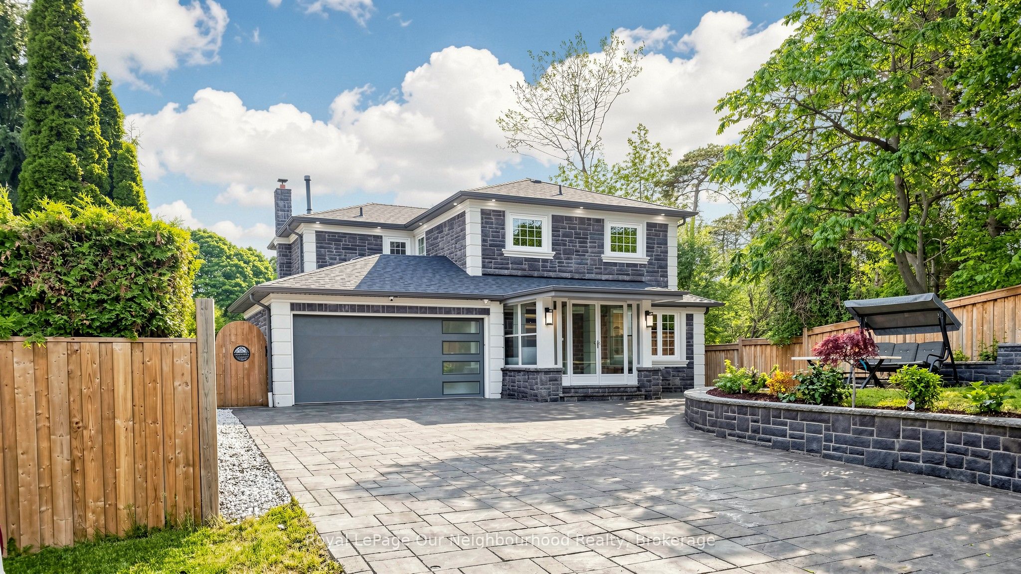 660 Dunn Crescent, Pickering, ON L1W 3T3