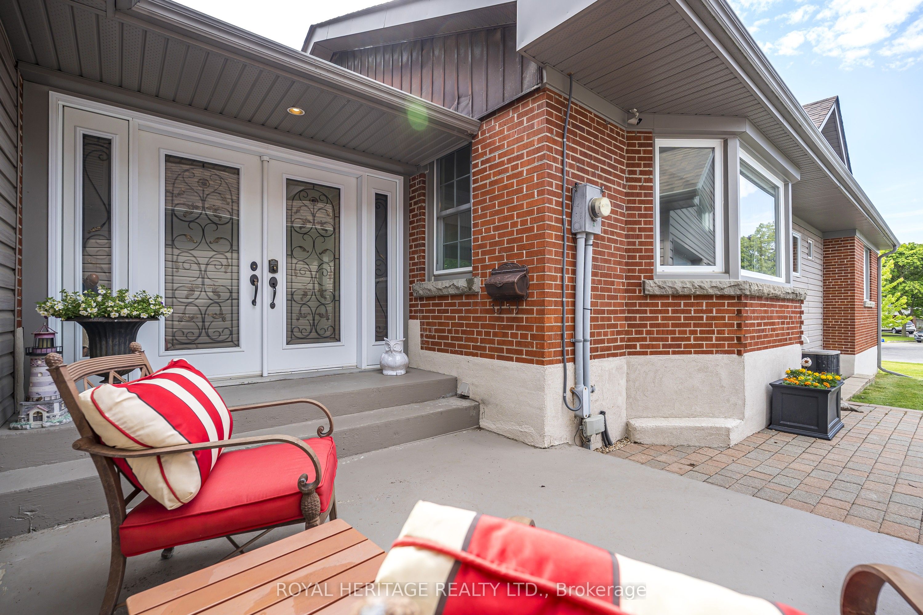 956 Bayshore Court, Pickering, ON L1W 2Y3 photo 5