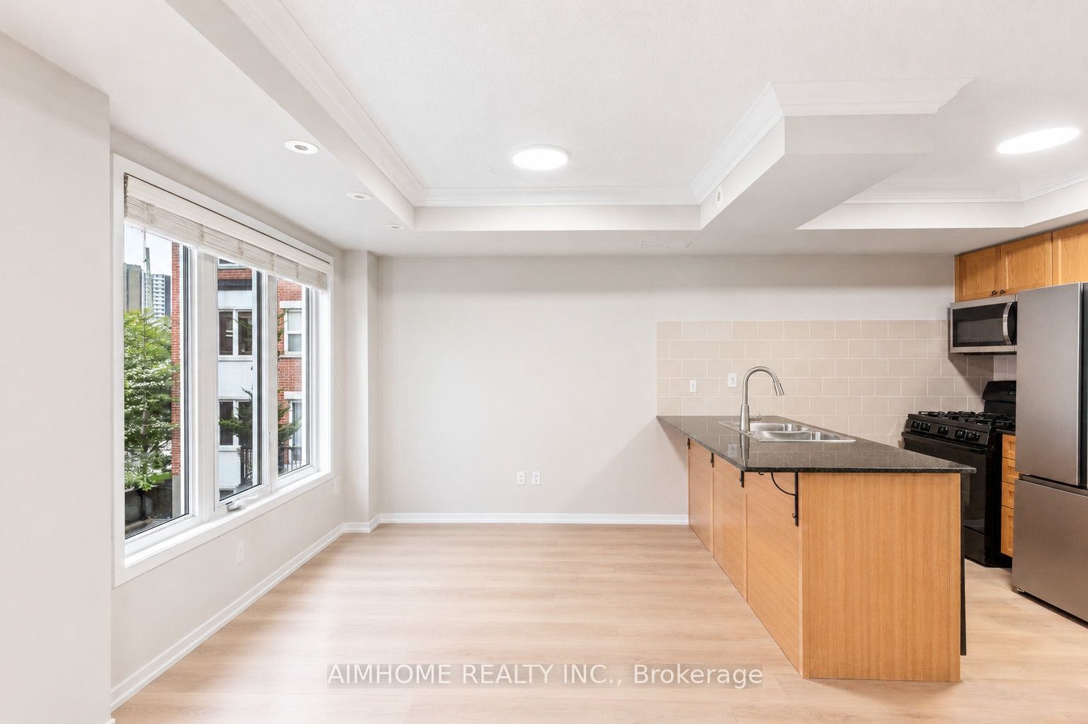 29 Frances Loring Lane 6, Toronto, ON M4M 3G2 photo 2