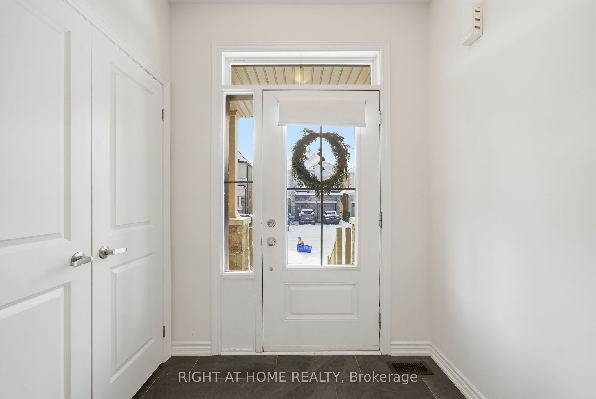 1304 Apollo Street, Oshawa, ON L1K 3E6 photo 5