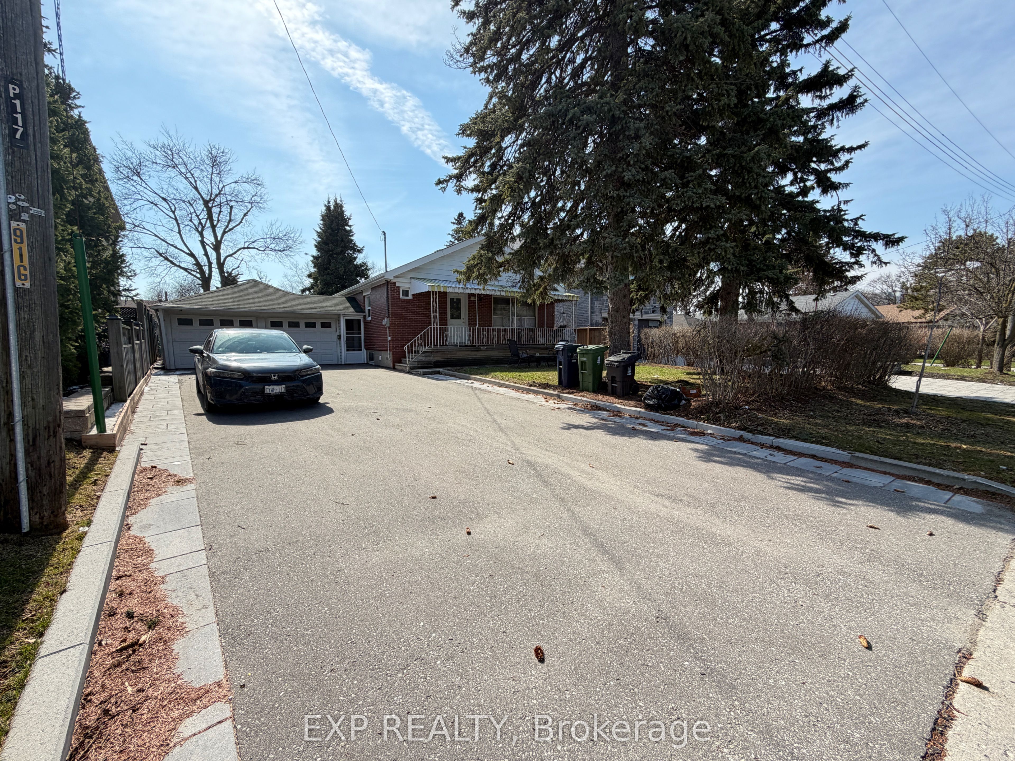 119 Earlton Road Main, Toronto, ON M1T 2R8