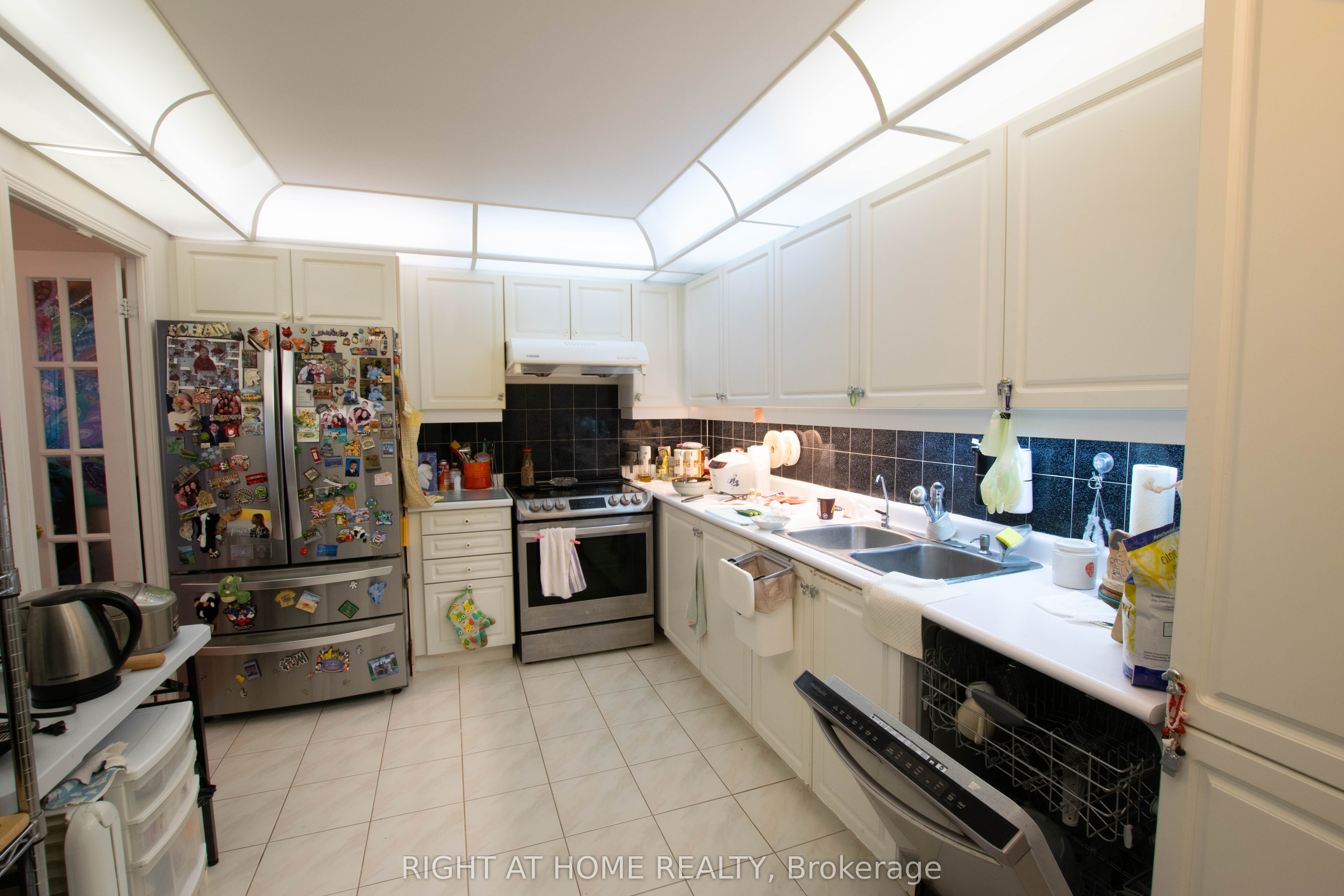 168 Bonis Avenue 2106, Toronto, ON M1T 3V6 photo 4